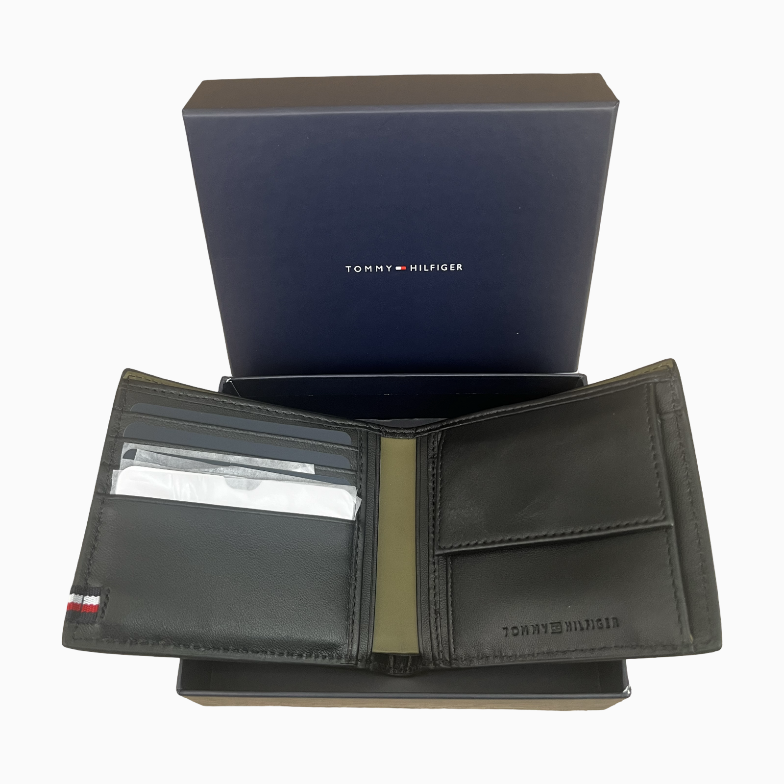 Мъжки портфейл Tommy Hilfiger Men Wallet AM0AM12504BDS Inside View