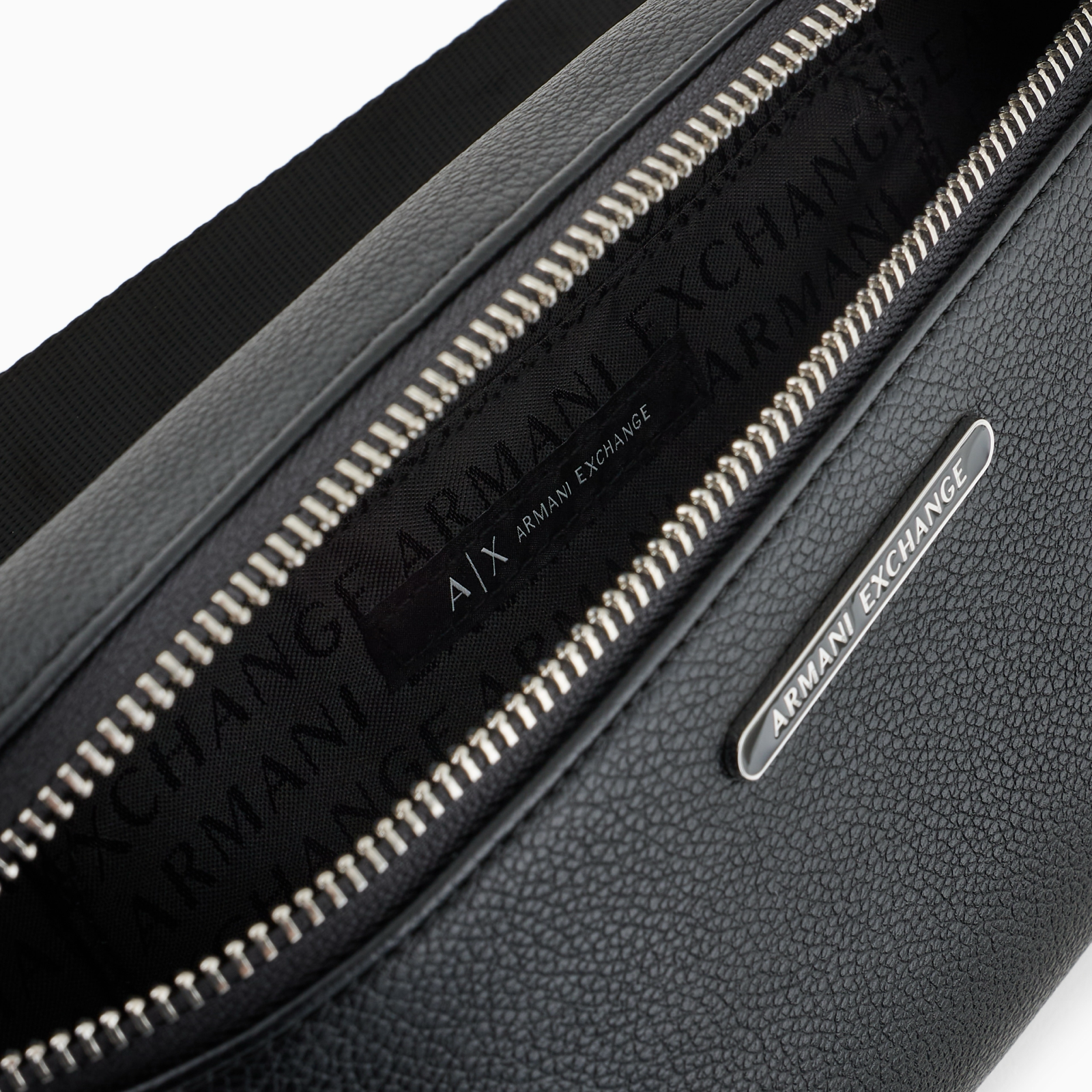 Мъжка чанта за кръст Armani Exchange Men Waist Bag XM000848 AF12134 UC001 Inside View