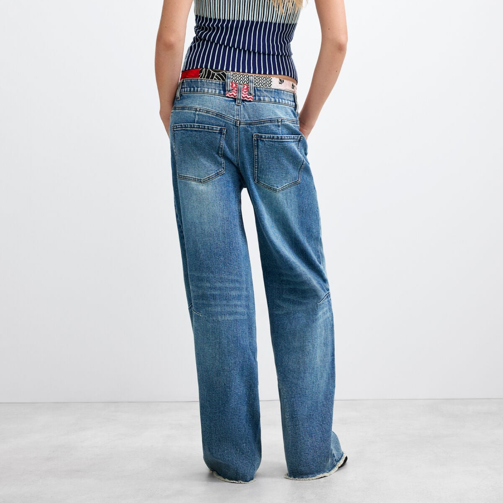Дамски дънки Desigual Women Jeans 26WWDD12 5008 Back View