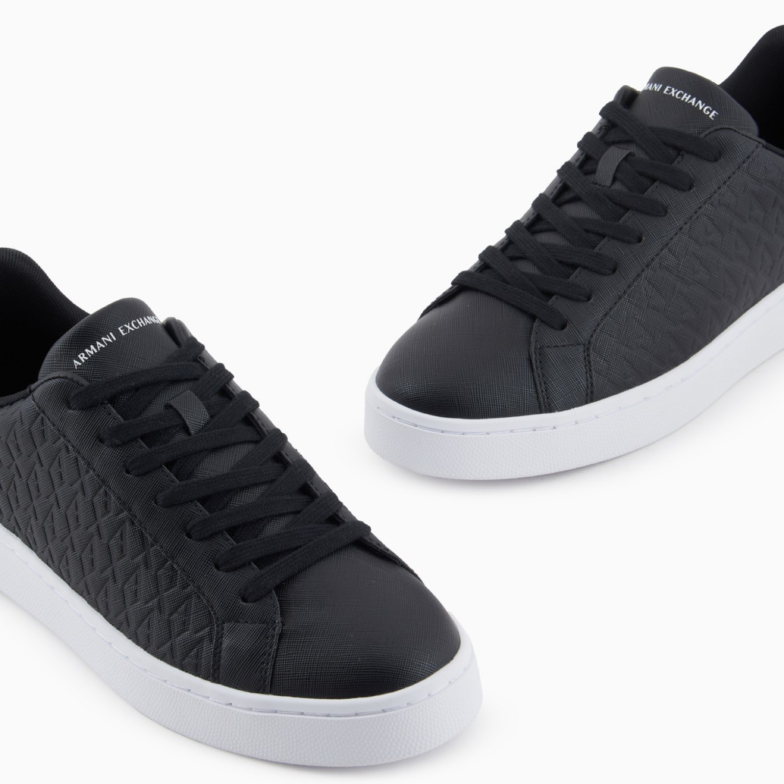 Мъжки черни кецове Armani Exchange Sneakers XM000140 AF11916 Close-Up
