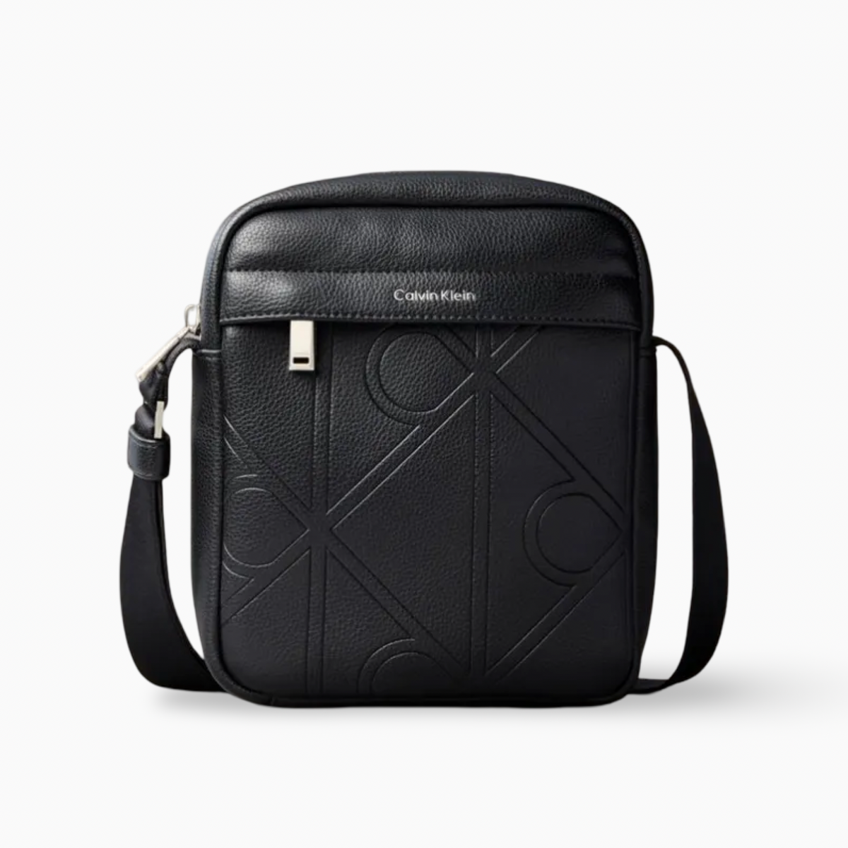 Мъжка чанта Calvin Klein Men Crossbody Bag Мъжка чанта Calvin Klein Men Crossbody Bag LV04D3500G UB1 Front View