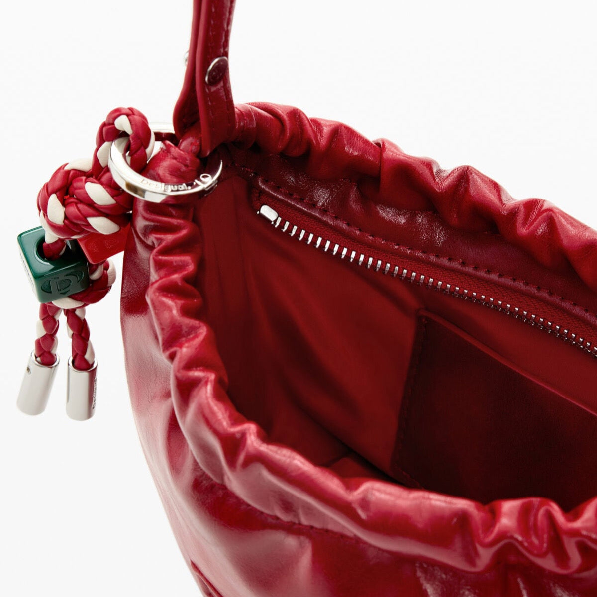 Дамска чанта Desigual women’s shoulder bag 26SAYP04 3000 Inside view