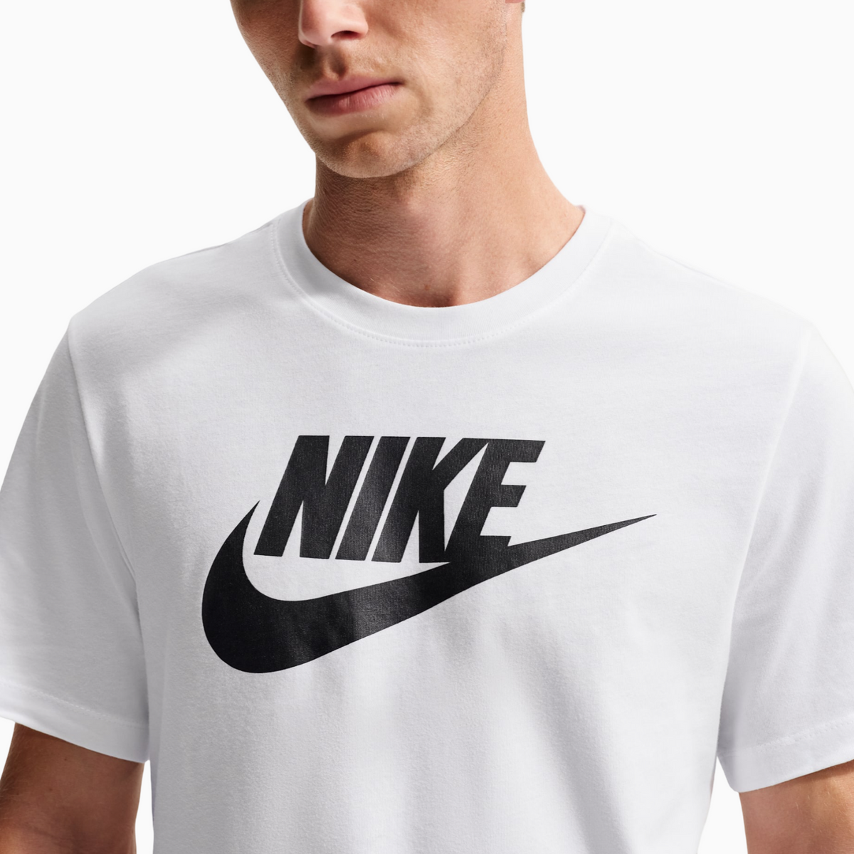Мъжка тениска Nike Men T-shirt AR5004-101 Close-Up