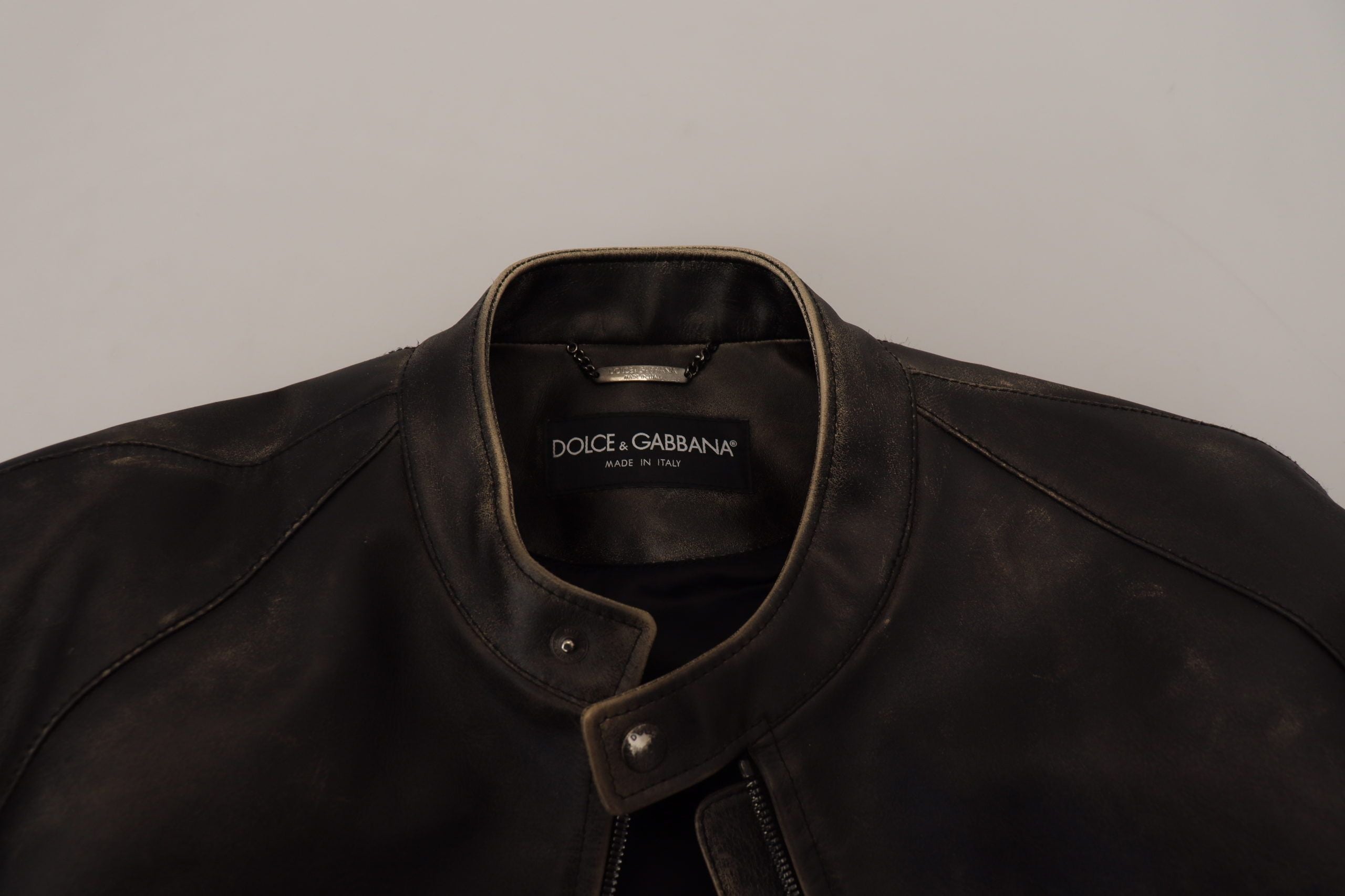 Елегантно черно кожено яке Dolce & Gabbana със сребристи детайли