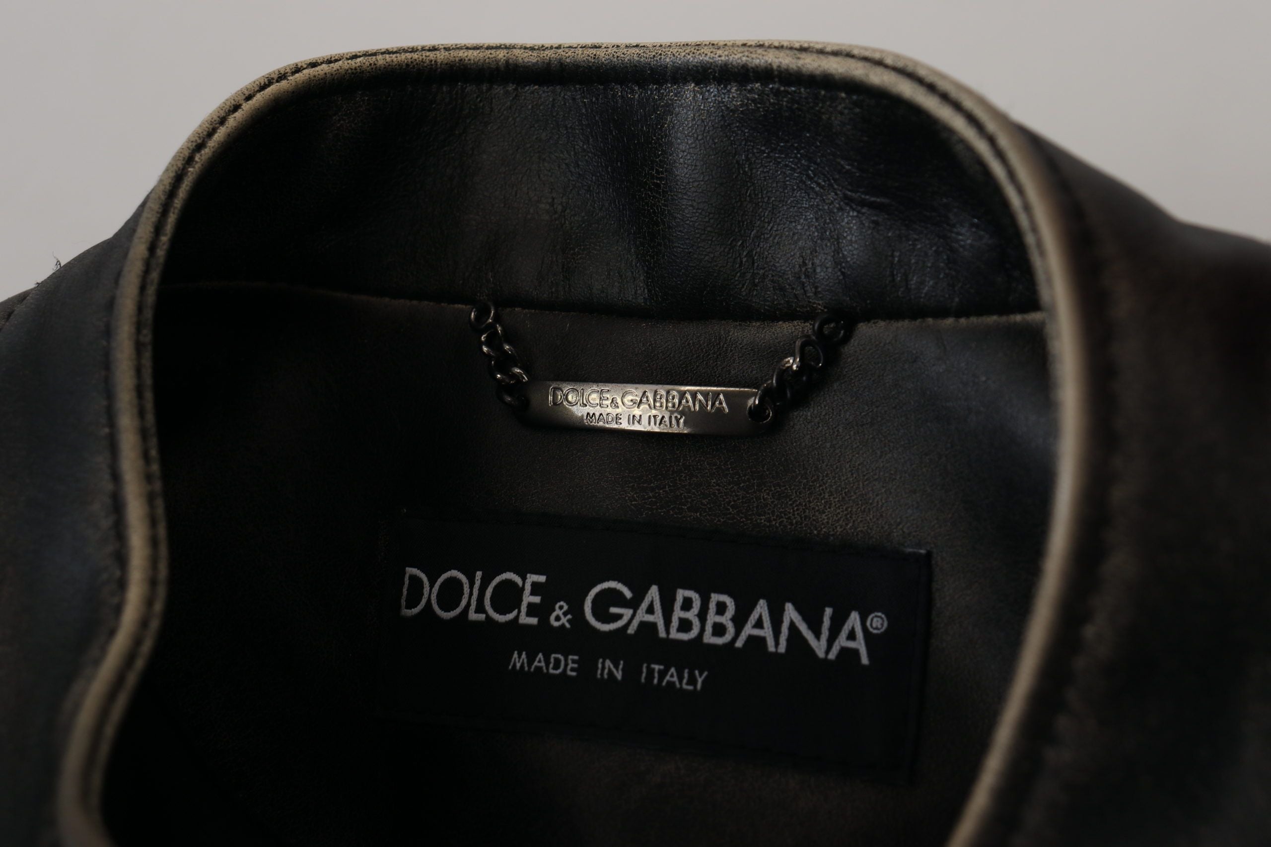 Елегантно черно кожено яке Dolce & Gabbana със сребристи детайли
