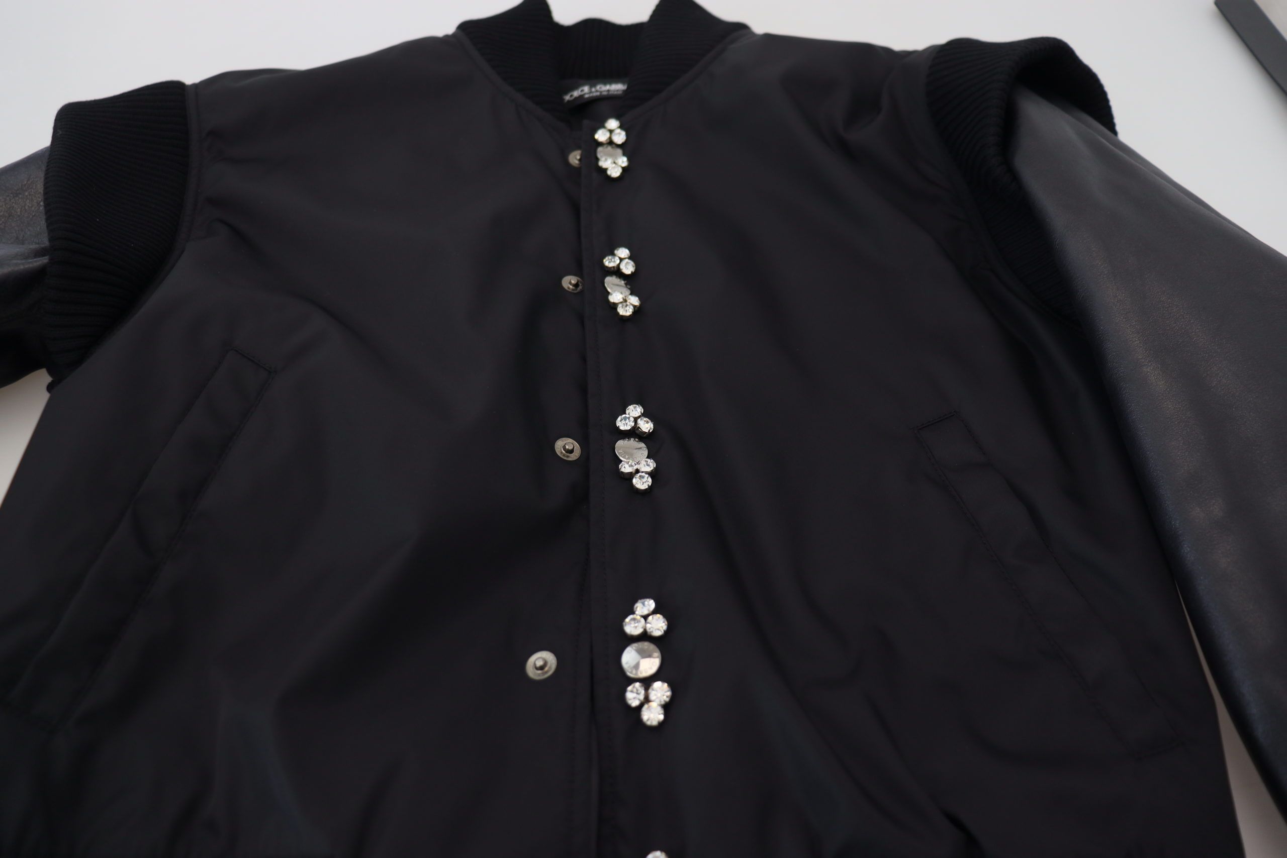 Елегантно черно бомбър яке, украсено с кристали Dolce & Gabbana
