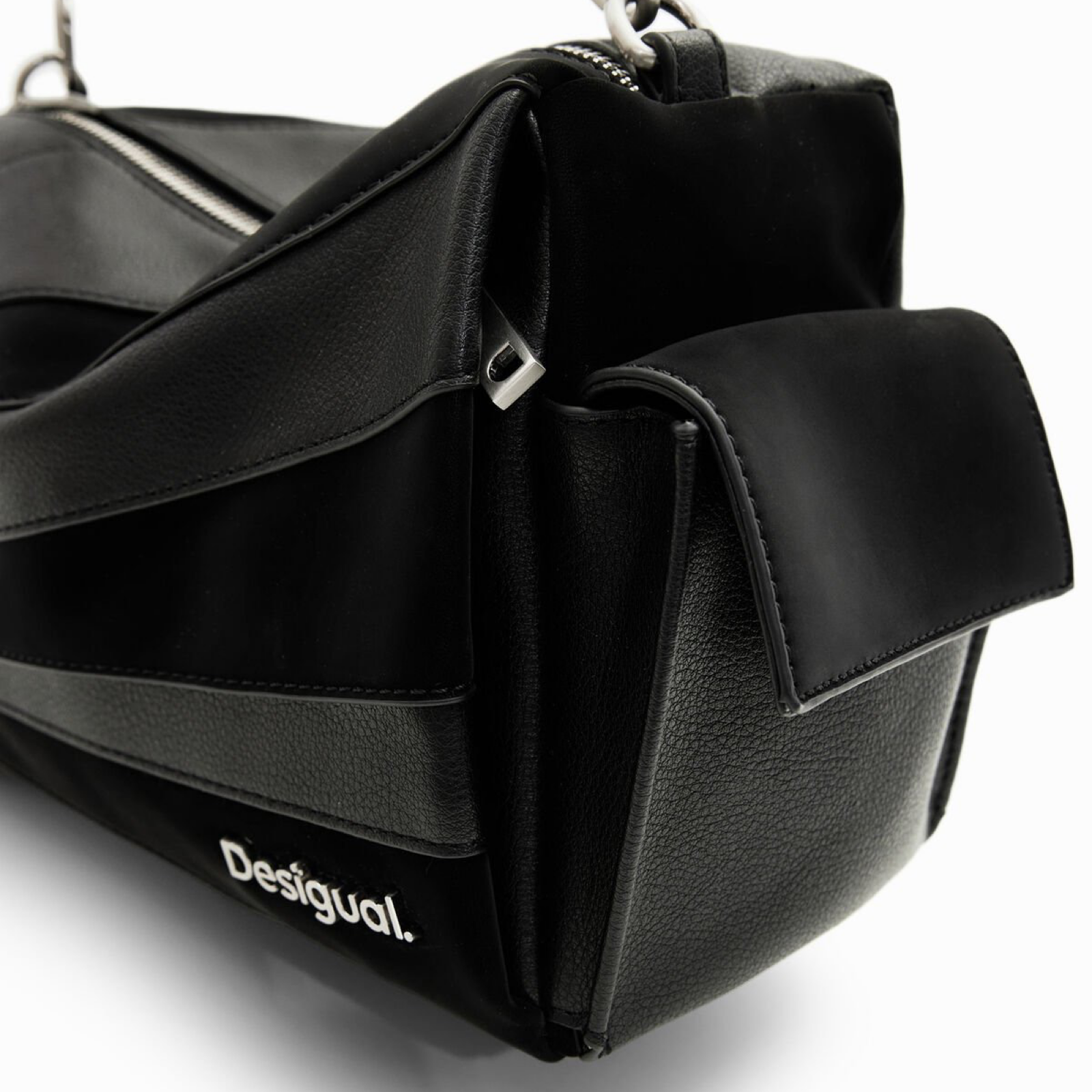 Дамска черна чанта Desigual 24SAXP75 Close-Up