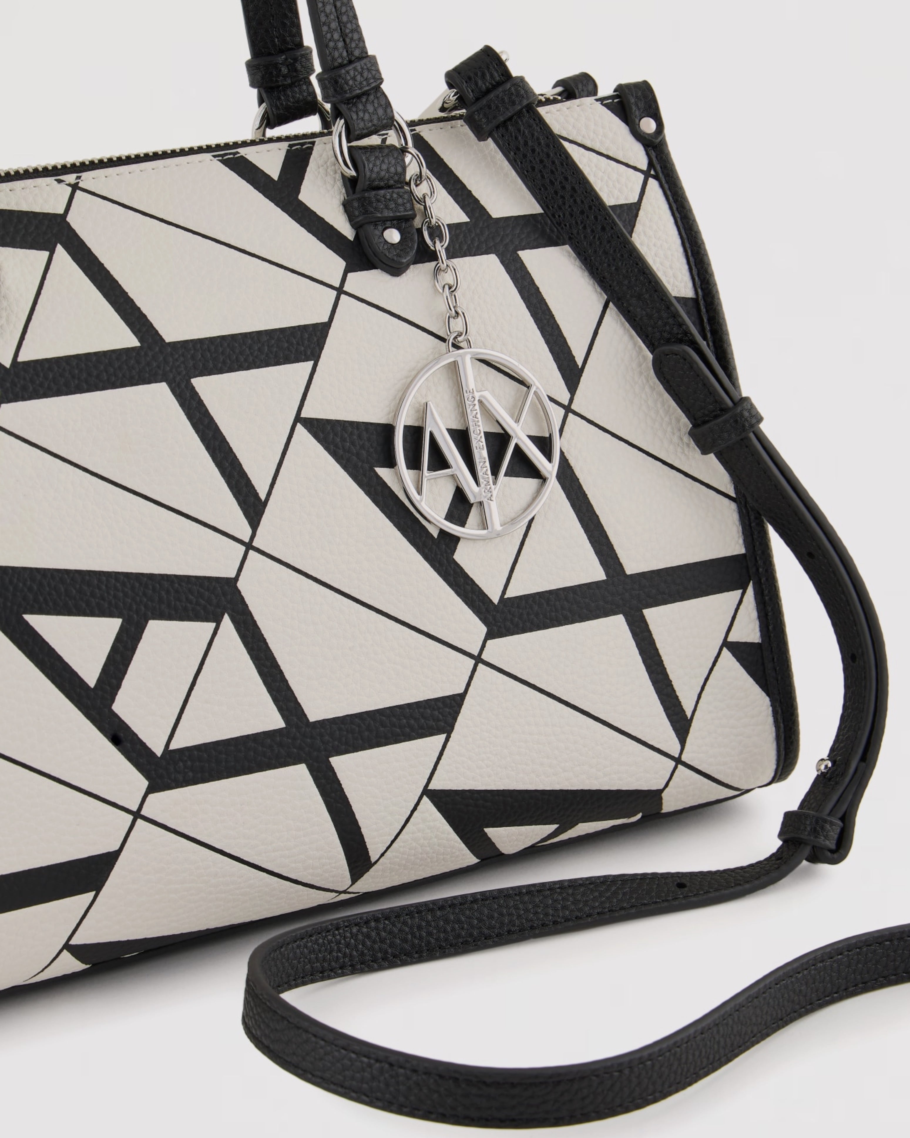 Дамска чанта с презрамка Women’s handbag Armani Exchange XW000400 AF13680 F0023 Black and White Close-up product detail