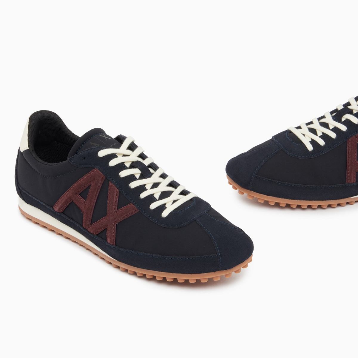 Мъжки маратонки Armani Exchange Men Sneakers XM003390 AF27477 MB774 Close-Up