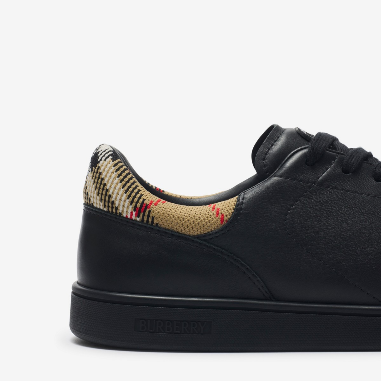 Burberry Set Sneakers 8118851C1900 Close-Up