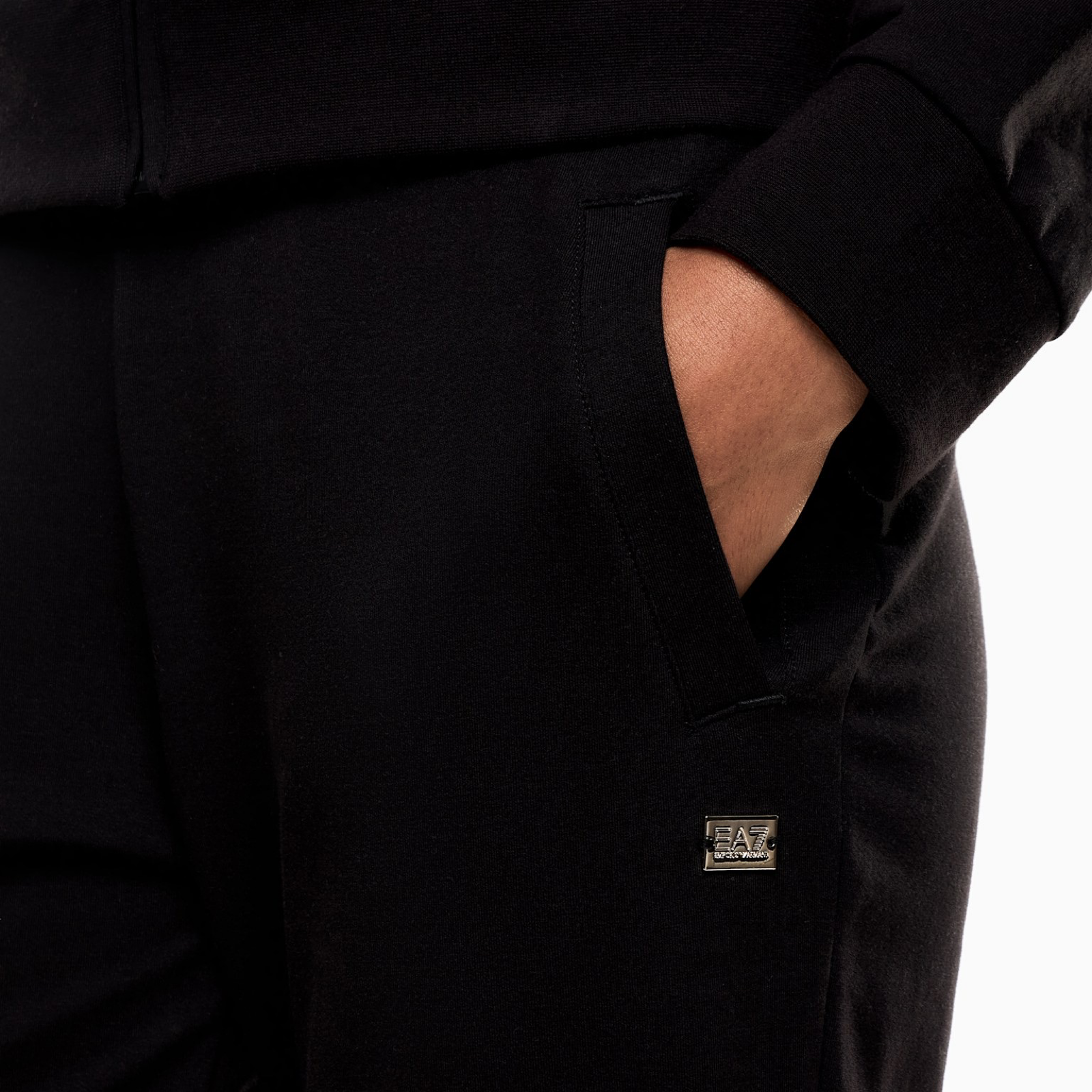 Дамски екип EA7 Emporio Armani Women Tracksuit 7W000463 AF13135 UC001 Close-Up