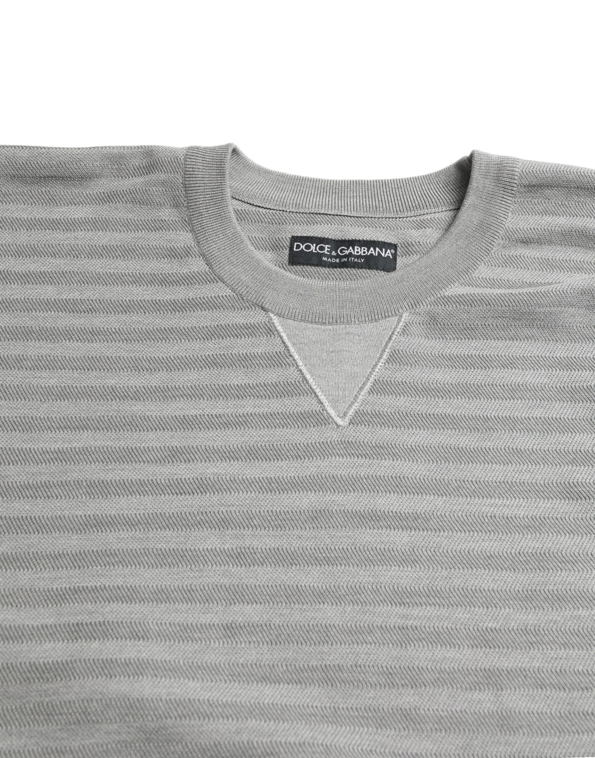 Елегантен пуловер Dolce & Gabbana на копринени райета с кръгла яка