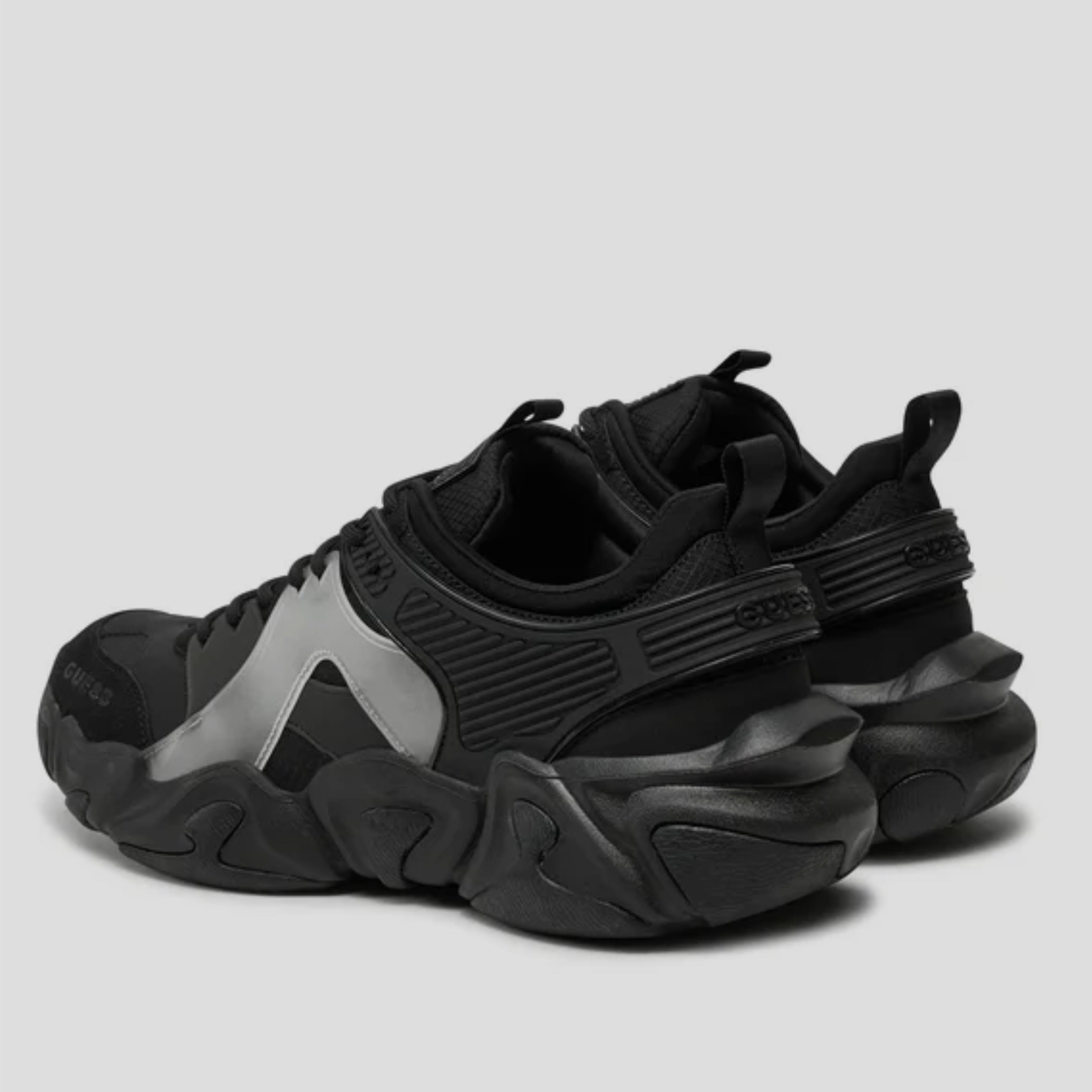 Мъжки маратонки в черно Men’s sneakers Guess CESI FMPCES ELL12