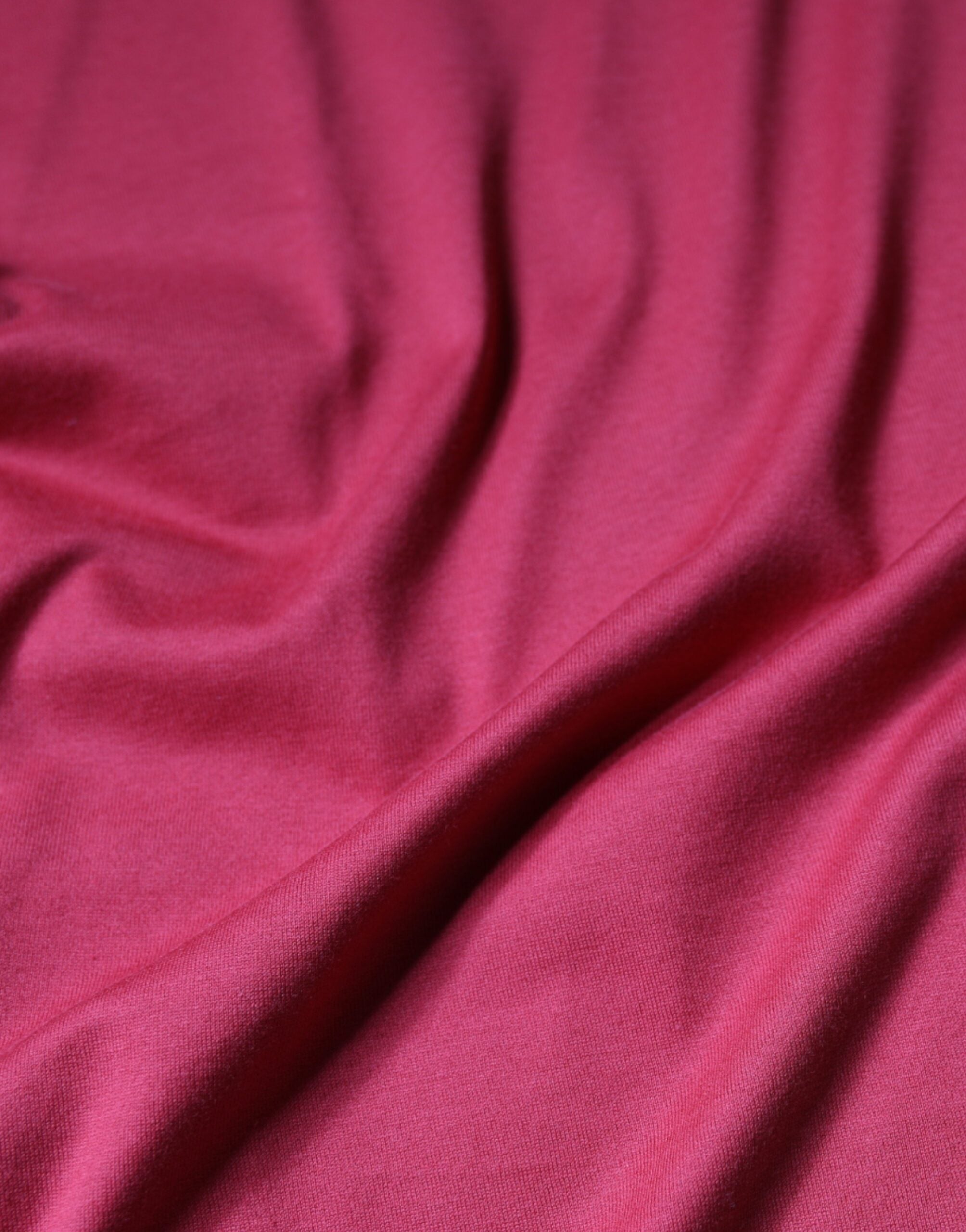Dolce & Gabbana Red Cotton DG тениска с принт с кръгло деколте