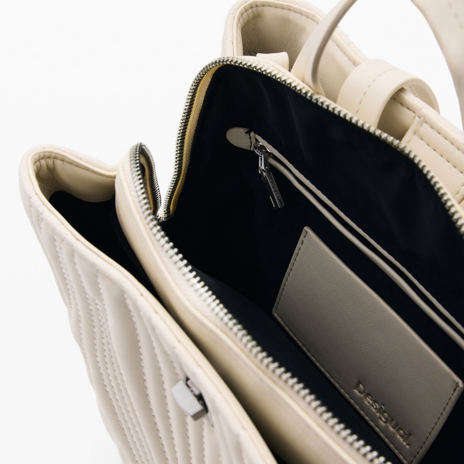 Дамска бяла раница Desigual Women Rucksack 26SAKP41 1008 Inside View