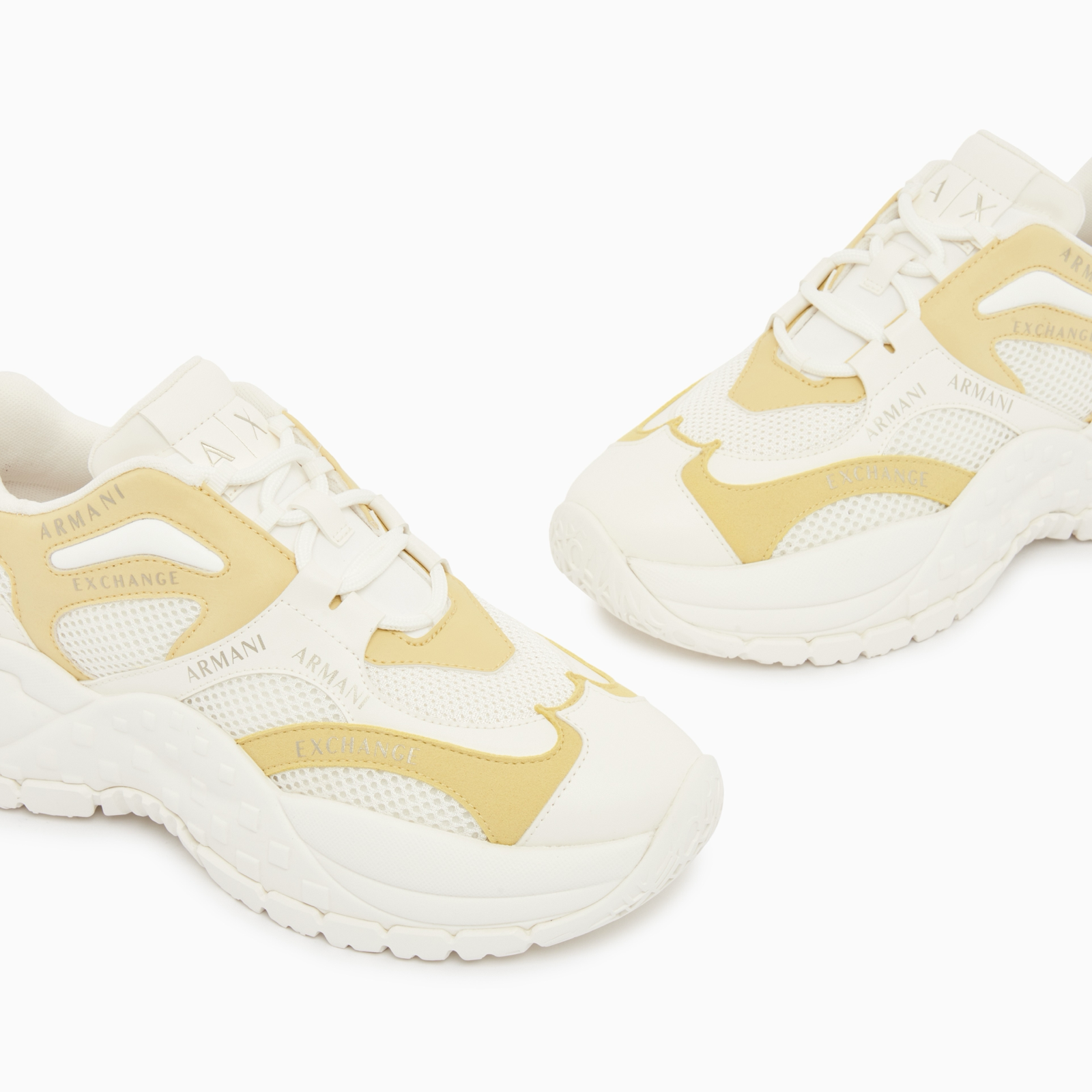 Дамски кецове Armani Exchange Women Sneakers XDX120 XV708 MZ744 Close-Up