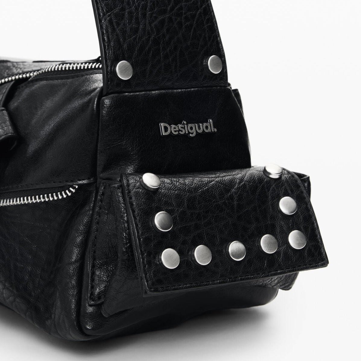 Дамска чанта Desigual women’s shoulder bag 26WAXP29 2000 Close-up