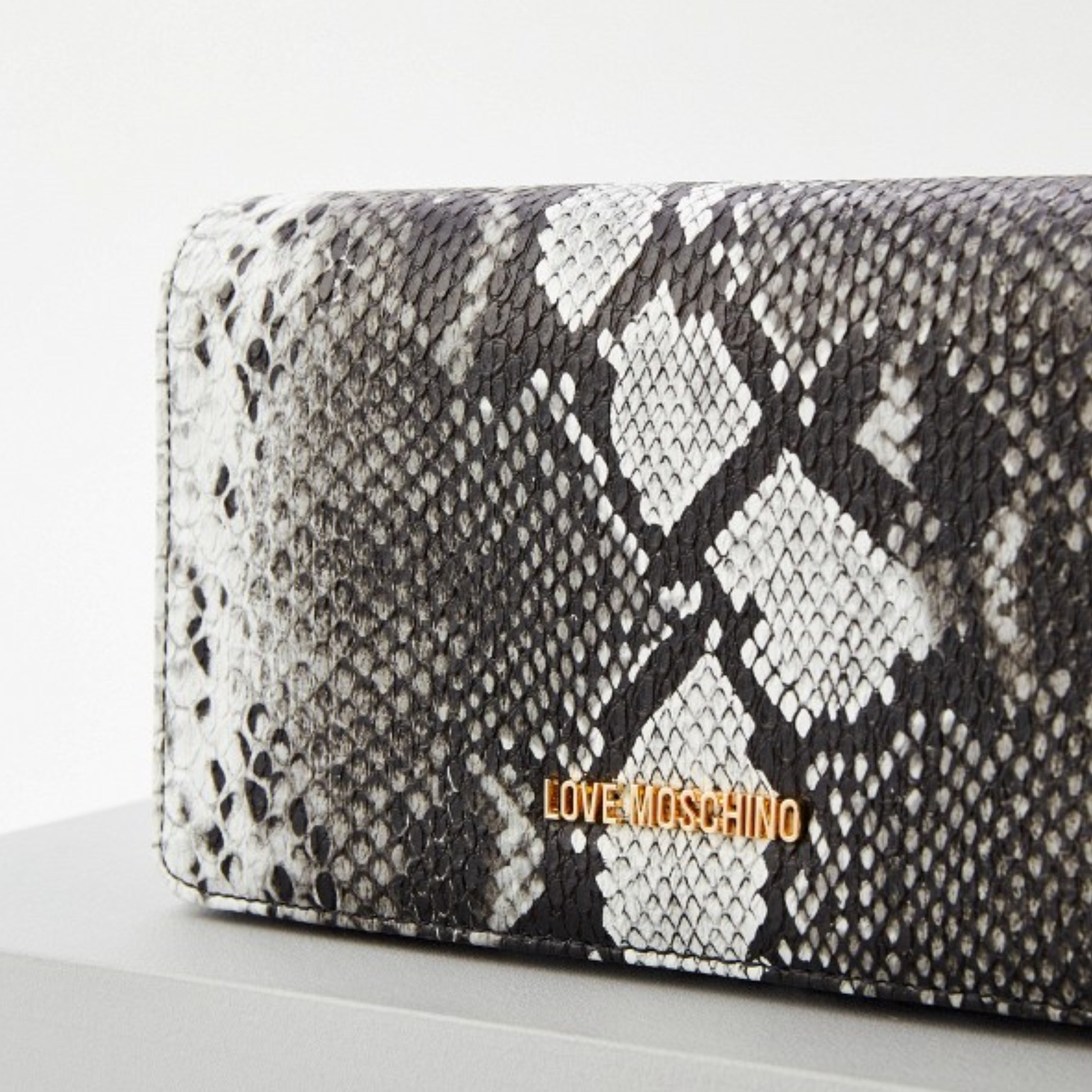Дамска чанта Women’s crossbody bag Love Moschino JC4276PP0EKI0 Snake effect cropped view