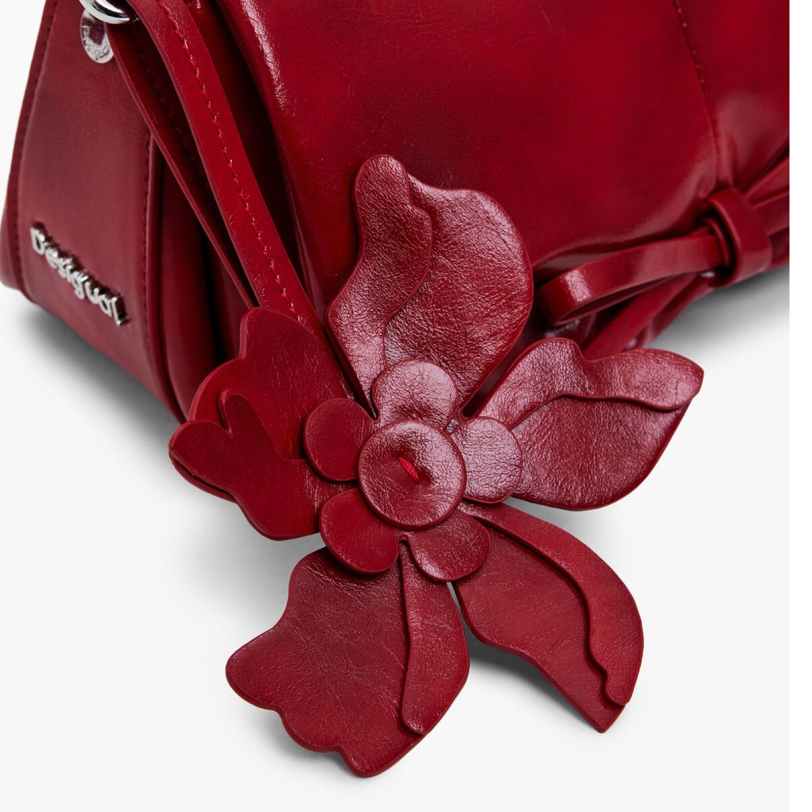 Дамска червена чанта Desigual Bag 25WAXPC8 Close-Up