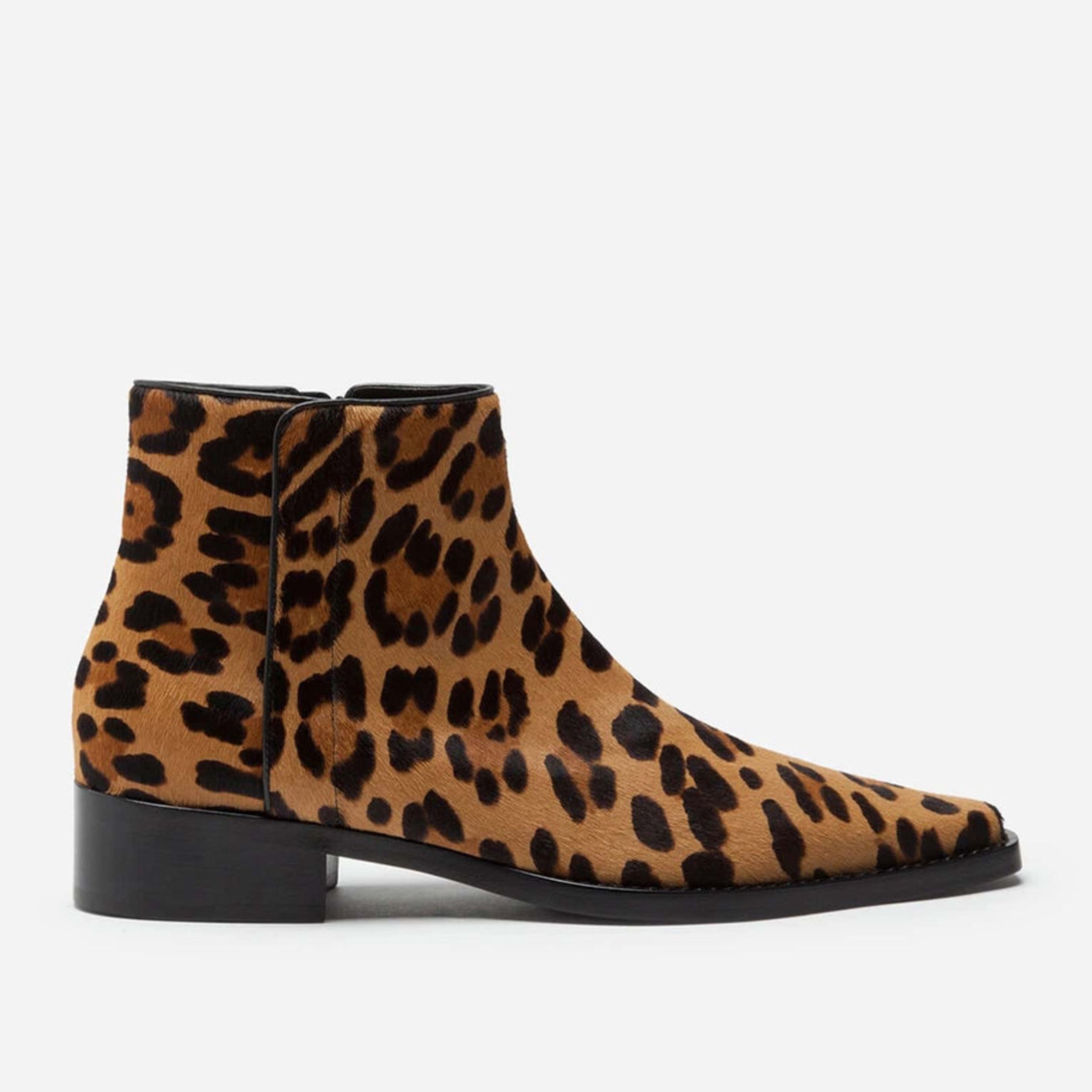 Дамски елегантни боти с остър връх Women’s leopard ankle boots DOLCE & GABBANA CT0583 AI533 lateral
view