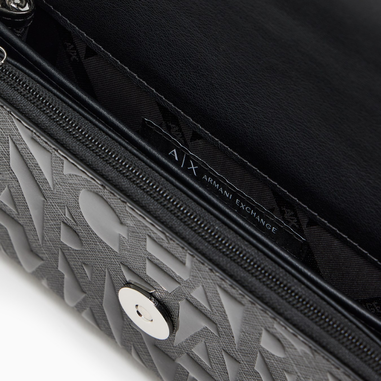 Дамска клъч чанта Armani Exchange Clutch Bag XW000358 AF17290 Inside View