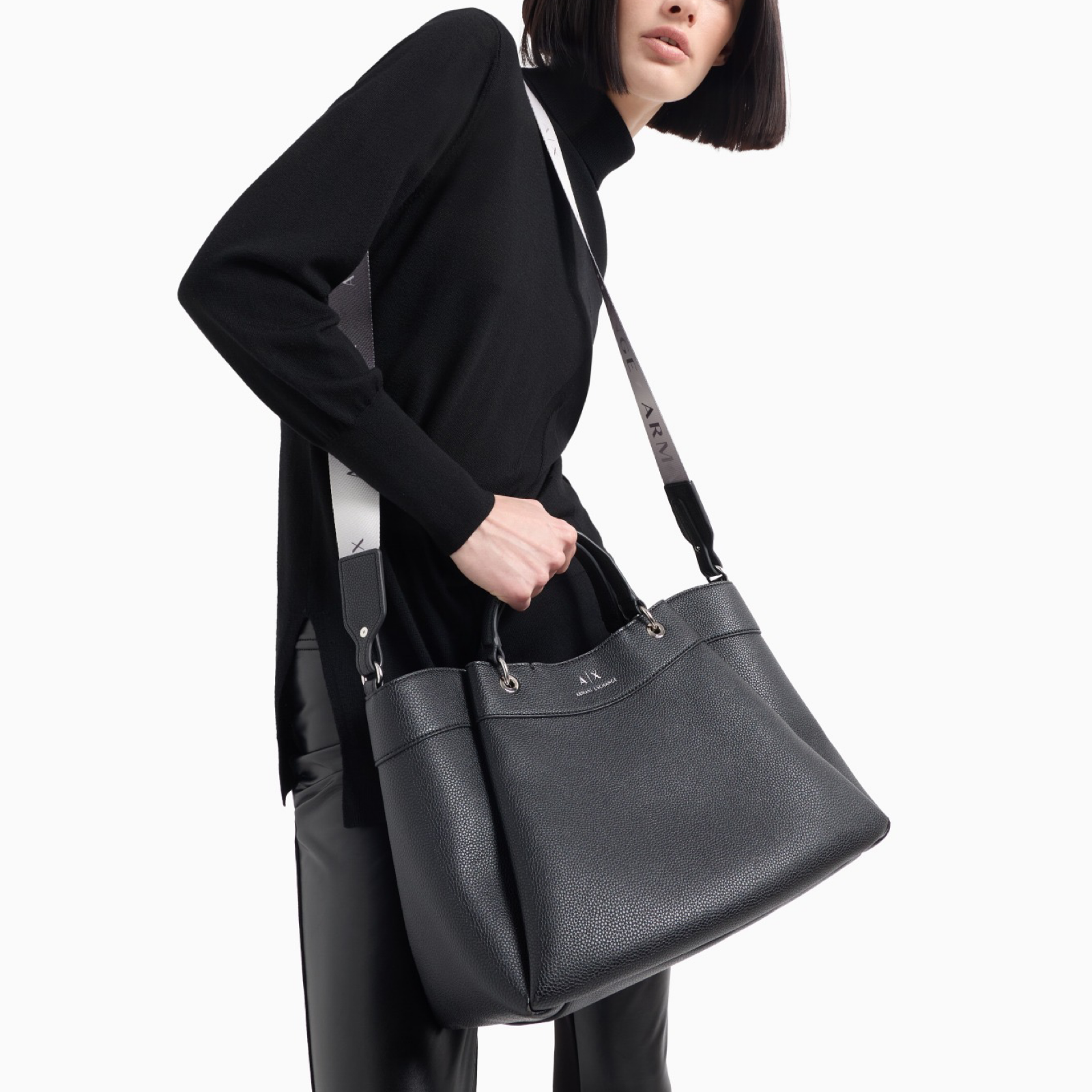 Дамска чанта Armani Exchange Women Large Handbag 942910 CC783 Model View