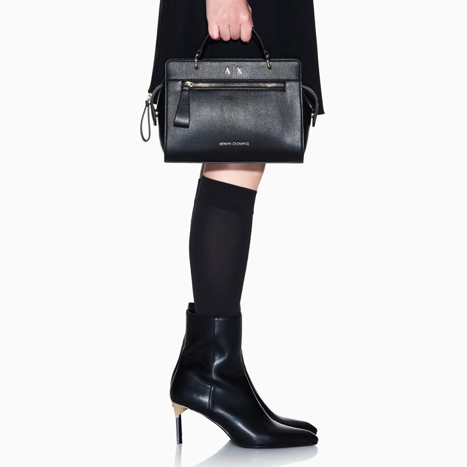 Дамска черна чанта Armani Exchange Women Handbag XW001554 AF17117 Hand View