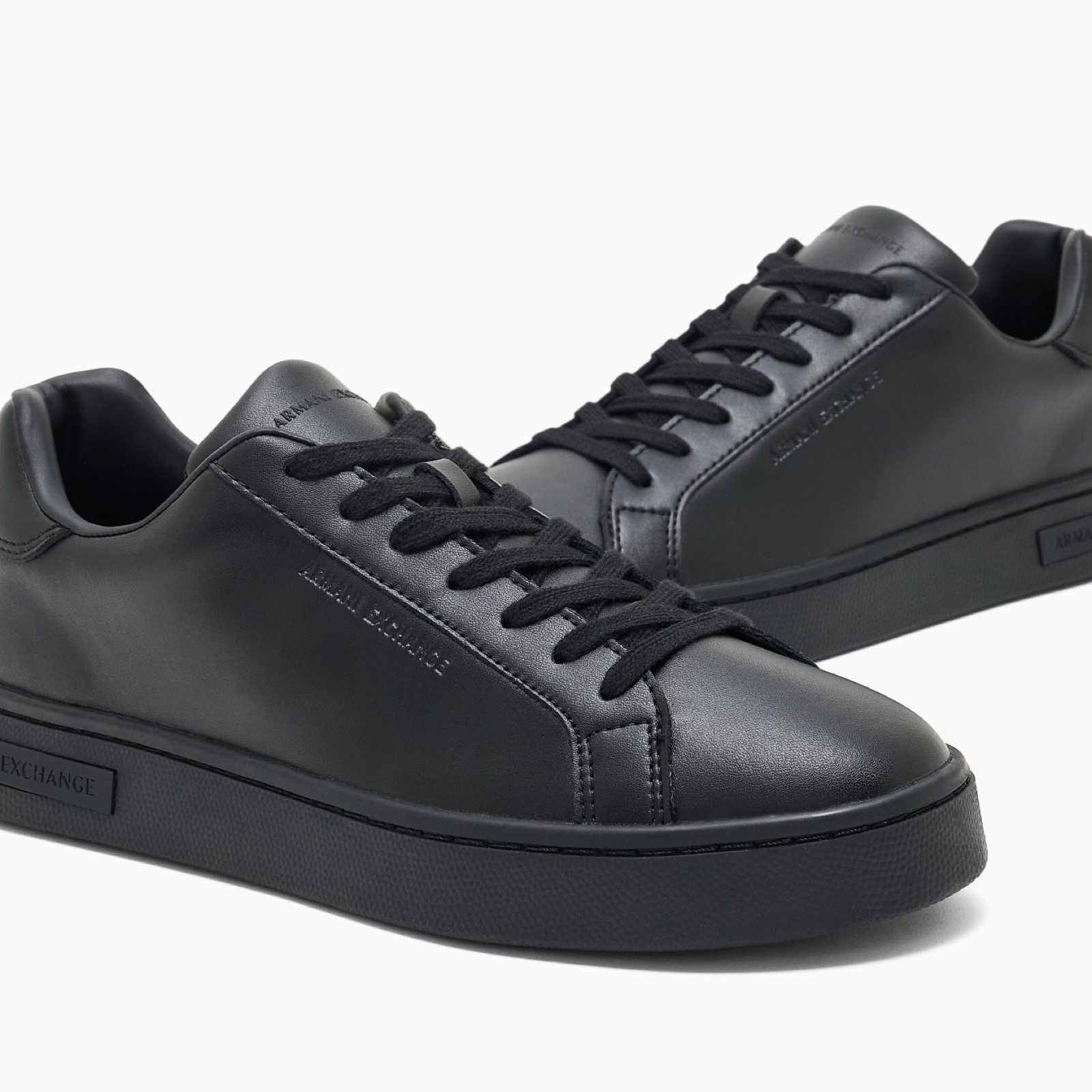 Мъжки черни кецове Armani Exchange Men Sneakers XM000141 AF11912 Close-Up