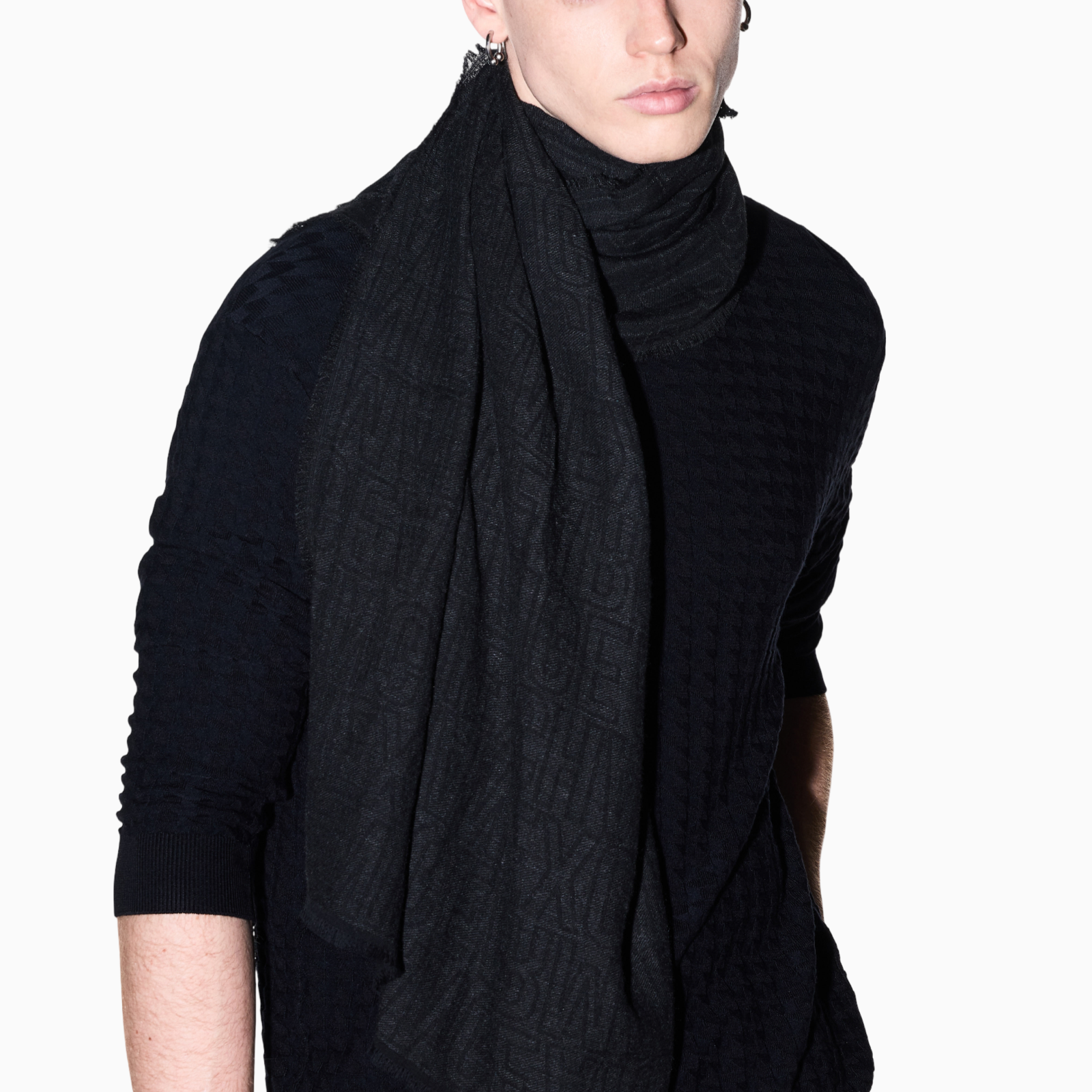 Мъжки шал Armani Exchange Men Scarf XM001714 AF17470 FC361 Model View