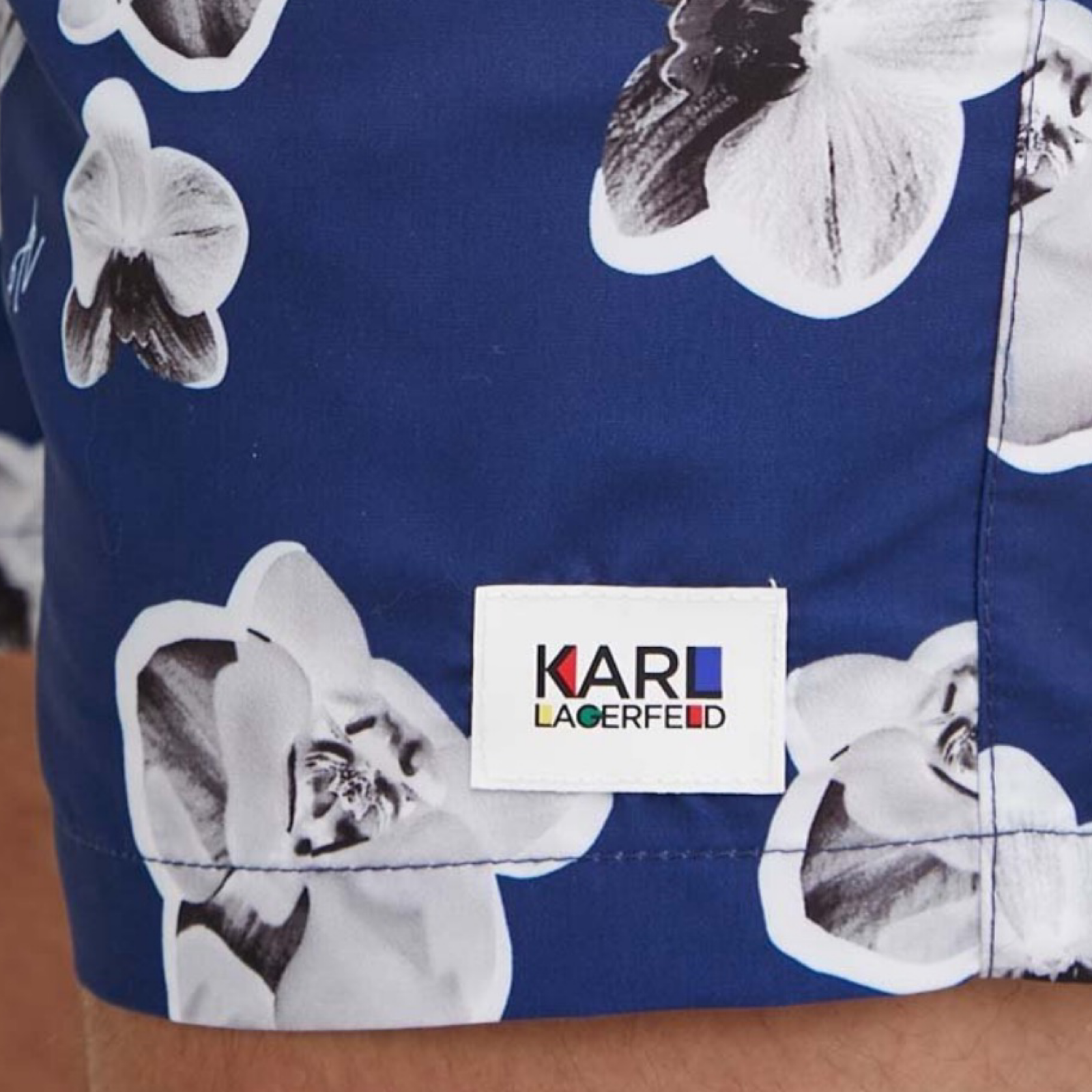 Мъжки сини бански Karl Lagerfeld Swimwear KL20MBM12 NAVY Close-Up