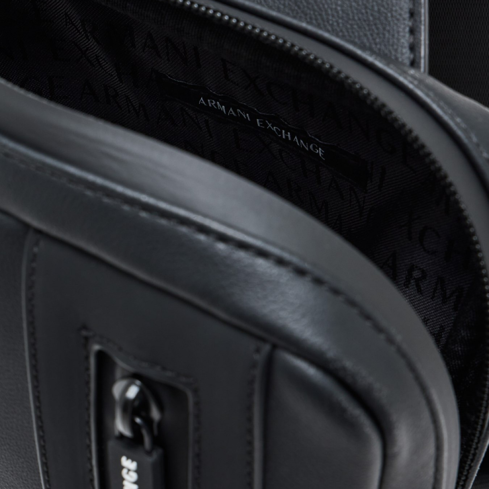 Мъжка чанта Armani Exchange Men Bag XM003588 AF26679 MC043 Inside View