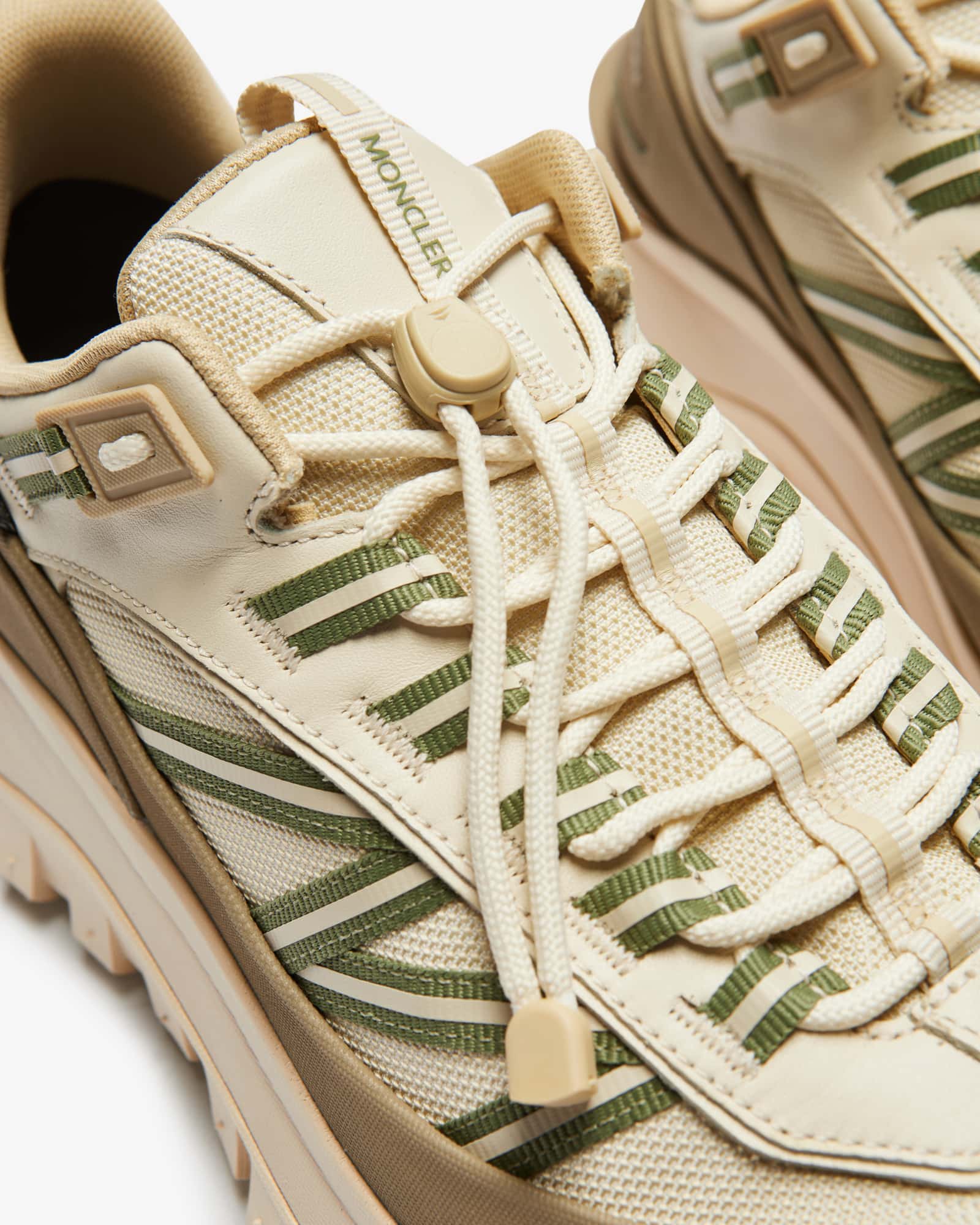 Moncler Trailgrip GTX Sneakers L109A4M00260M720823F Close-Up