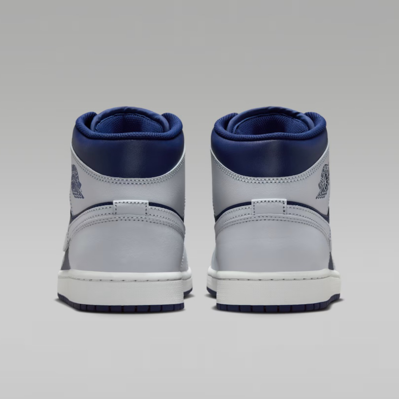 Мъжки кецове Nike Air Jordan 1 Mid Men Sneakers DQ8426-403 Heel View