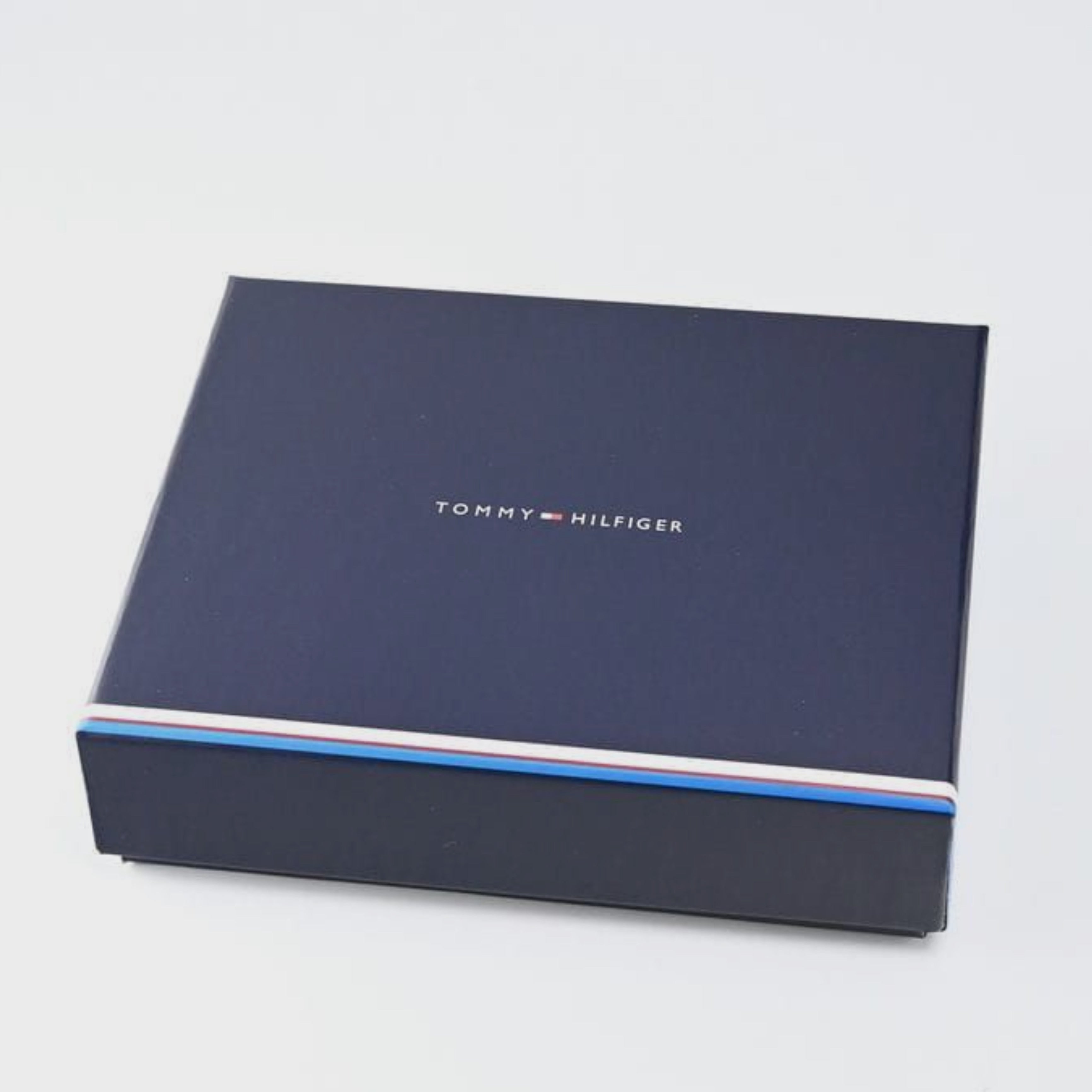 Мъжки портфейл от естествена кожа Tommy Hilfiger AM0AM12320 в черно кроко