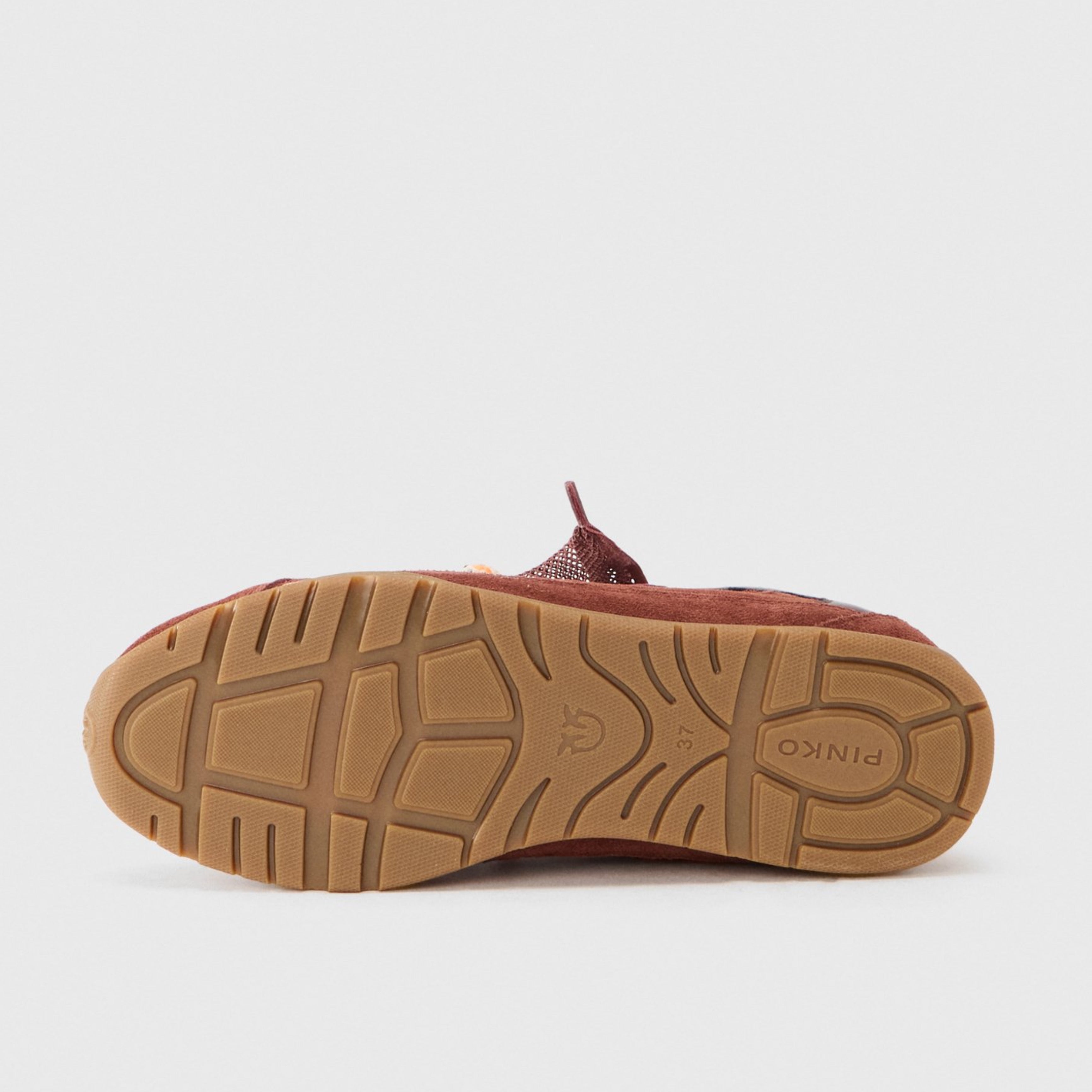 Дамски кецове Women’s sneakers Pinko Yulia
SS0185 P076 CR8 Bordeaux Outsole view