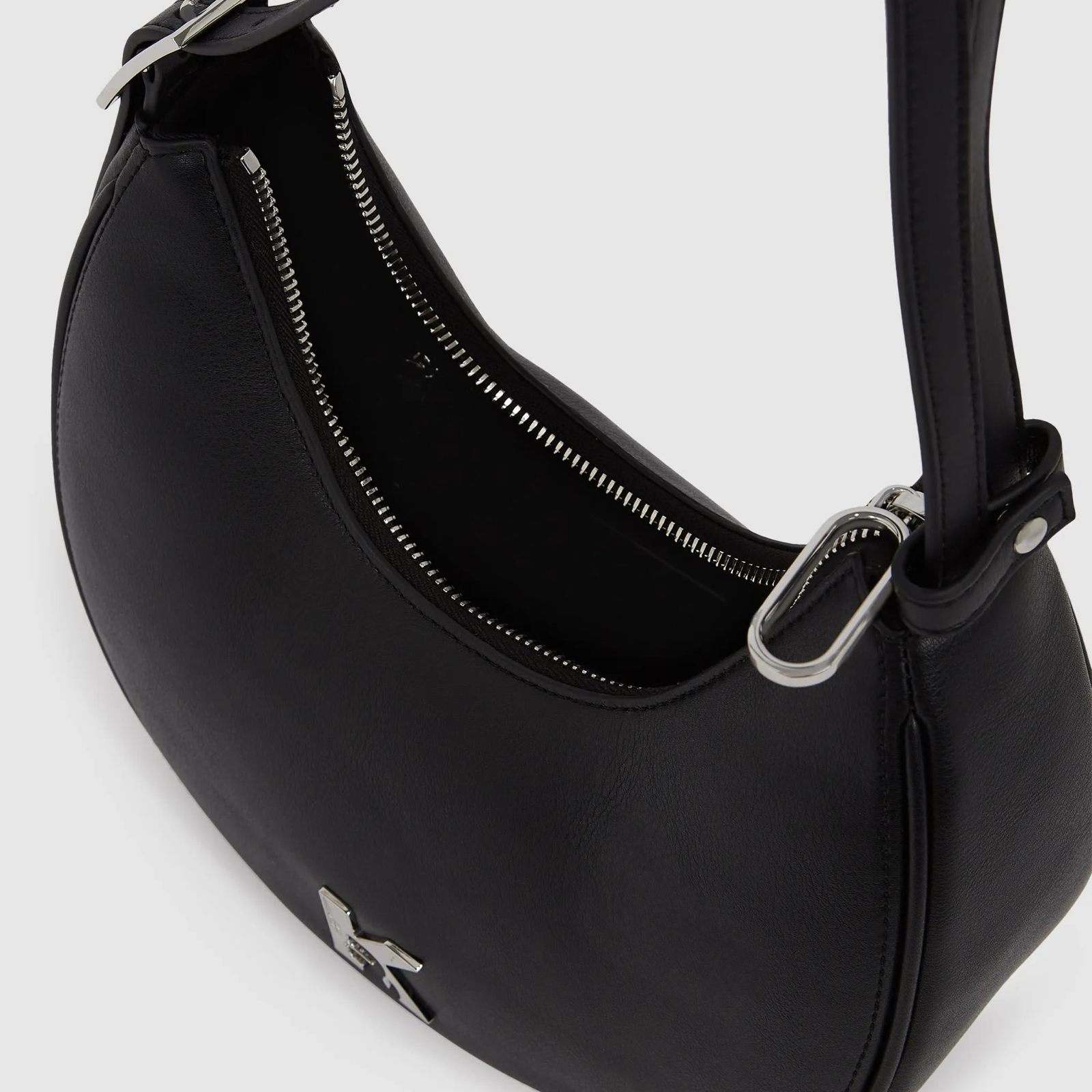 Дамска чанта Karl Lagerfeld Jeans Twin Strap Moon Shoulder Bag B2W30126999 Inside View