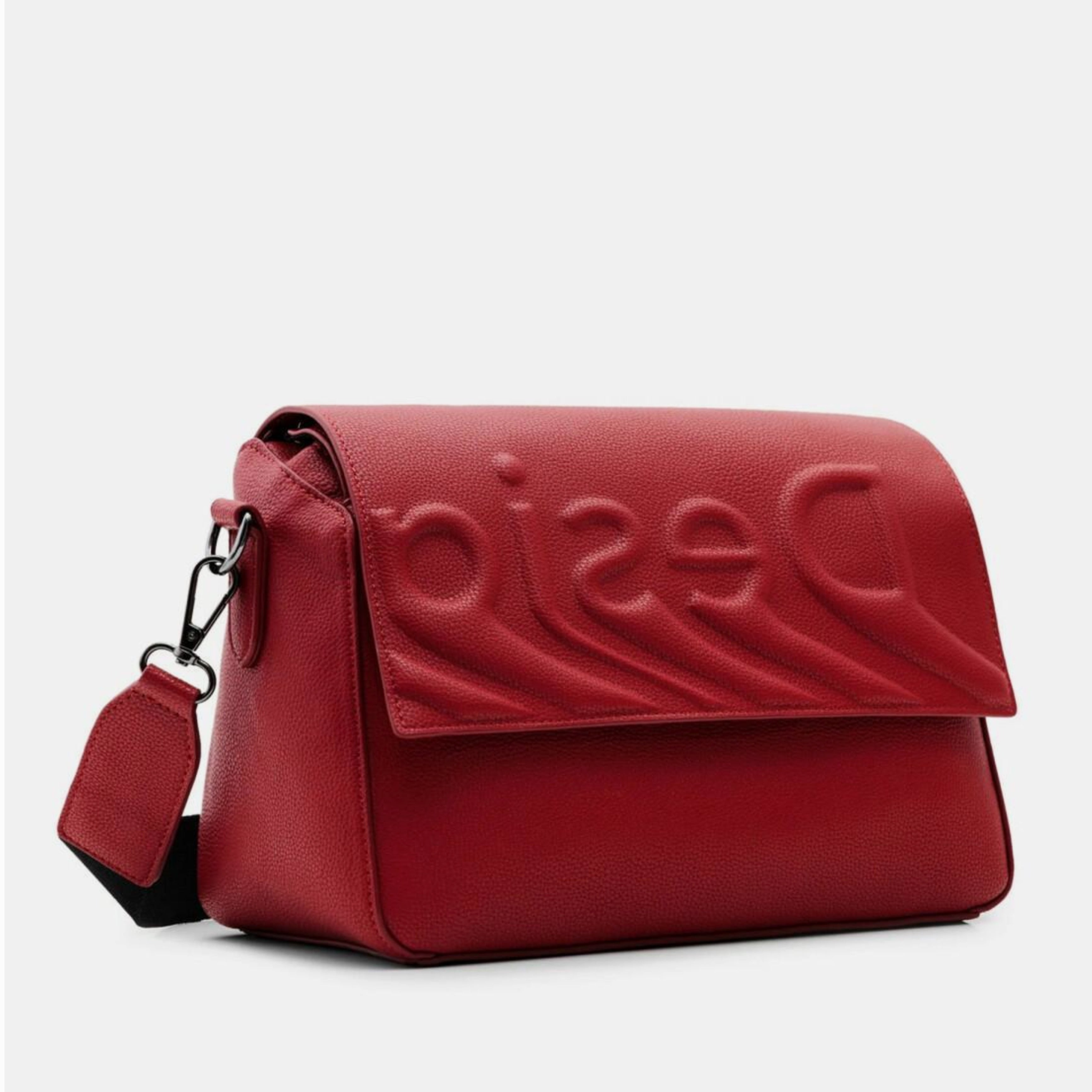 Дамска чанта в червено Women’s shoulder bag Desigual Psico Logo Phuket Straight
22WAXPA8 3000 Red