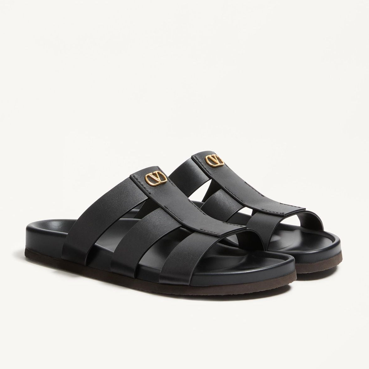 Мъжки чехли сандали Men’s studshield sandals Valentino Garavani 8Y2S0M95BEK0NO Black angled view