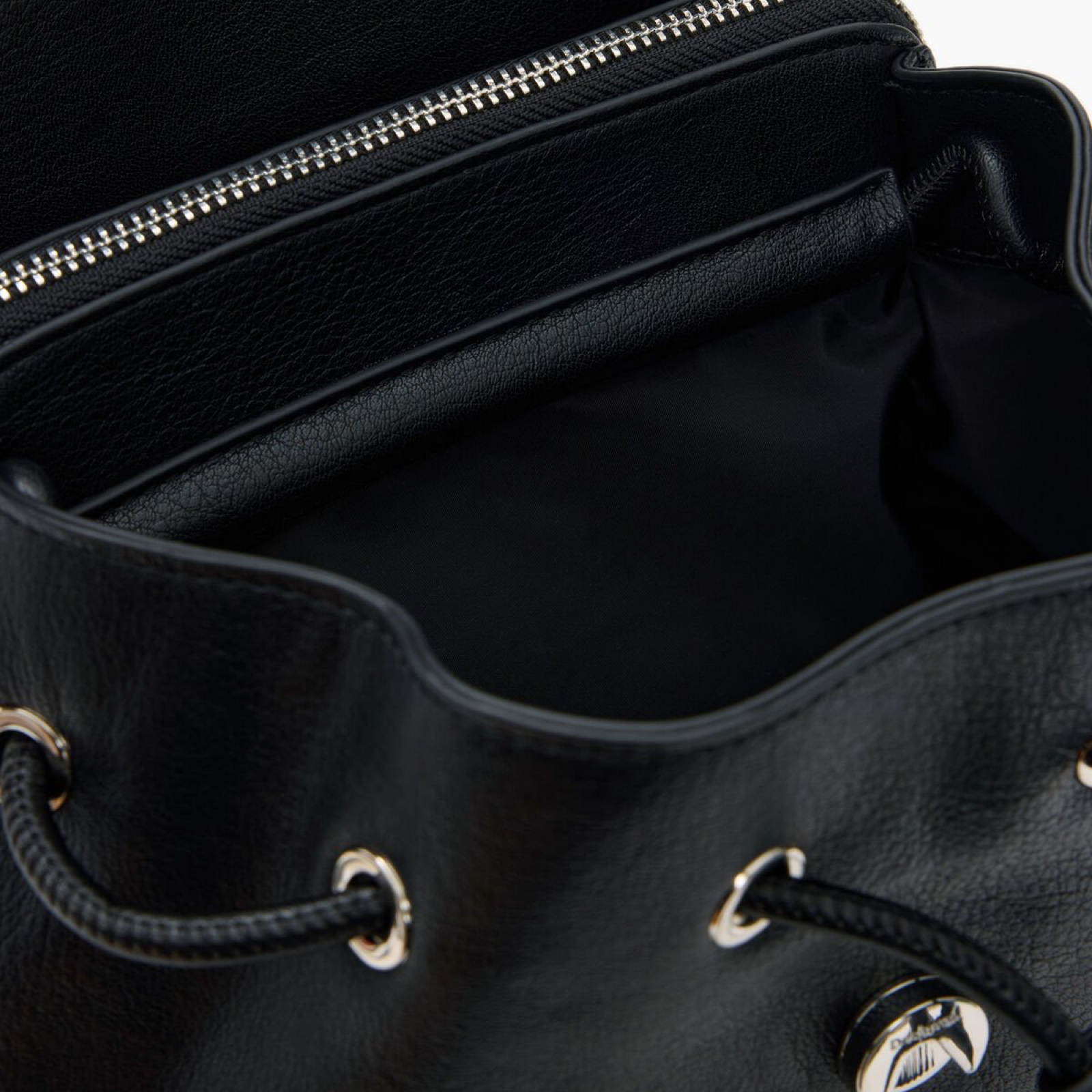 Дамска раница Desigual Women Rucksack 26SAKP19 2000U Inside View