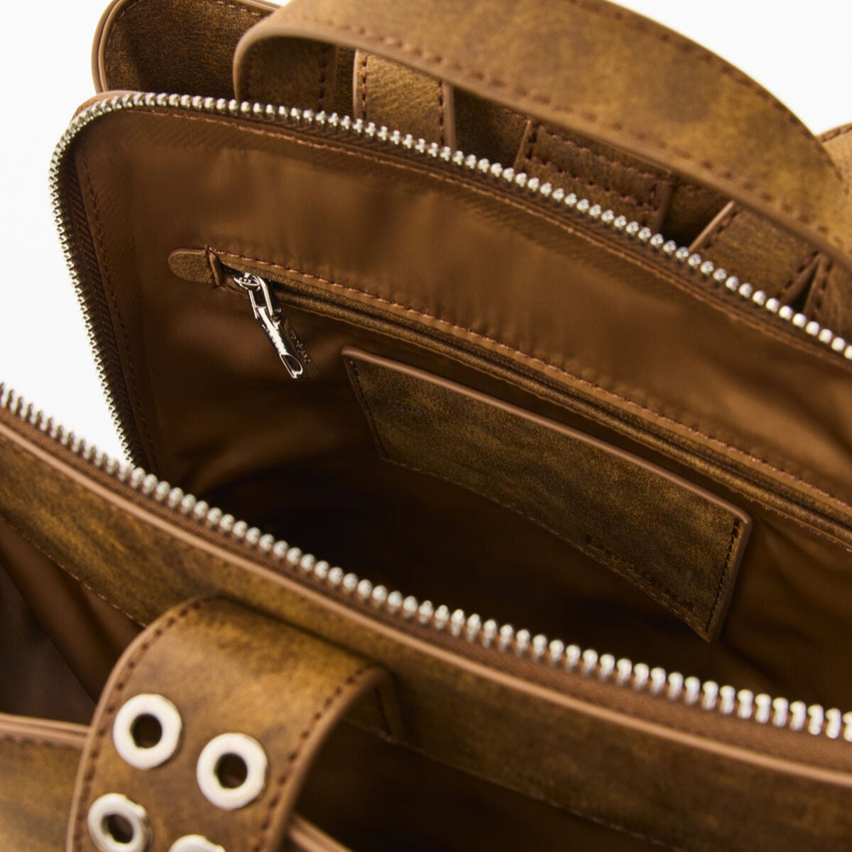 Дамска раница Desigual women’s backpack
26WAKP1 96011 Inside view