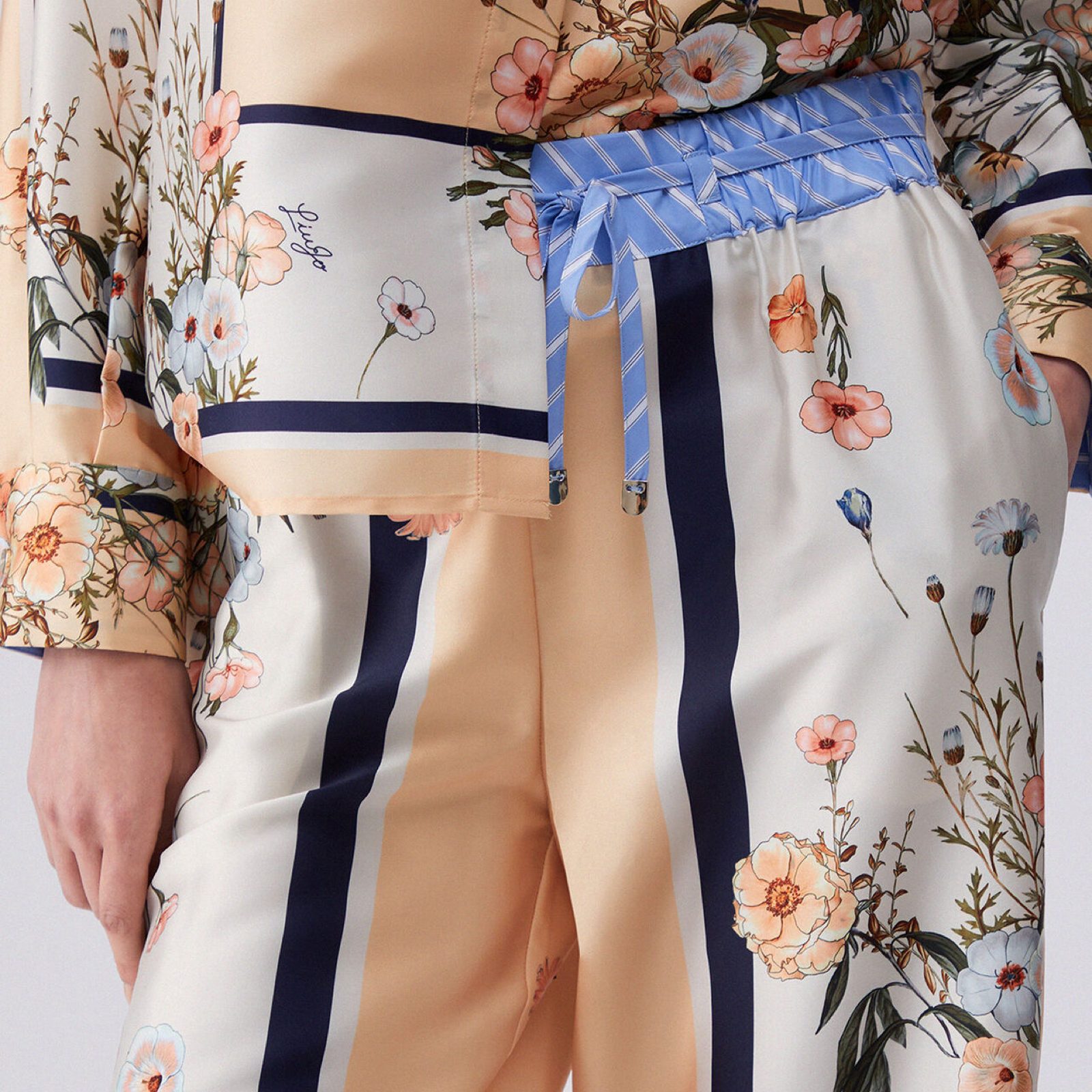 Дамски панталон Liu Jo Women Trousers WA6358 T2555 P9546 Close-Up