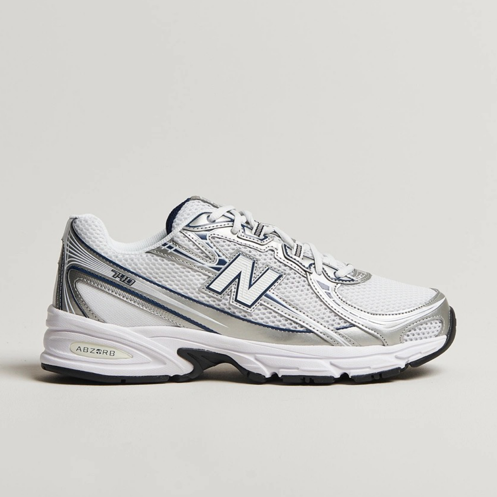 Дамски маратонки New Balance 740 Women Sneakers Lateral View