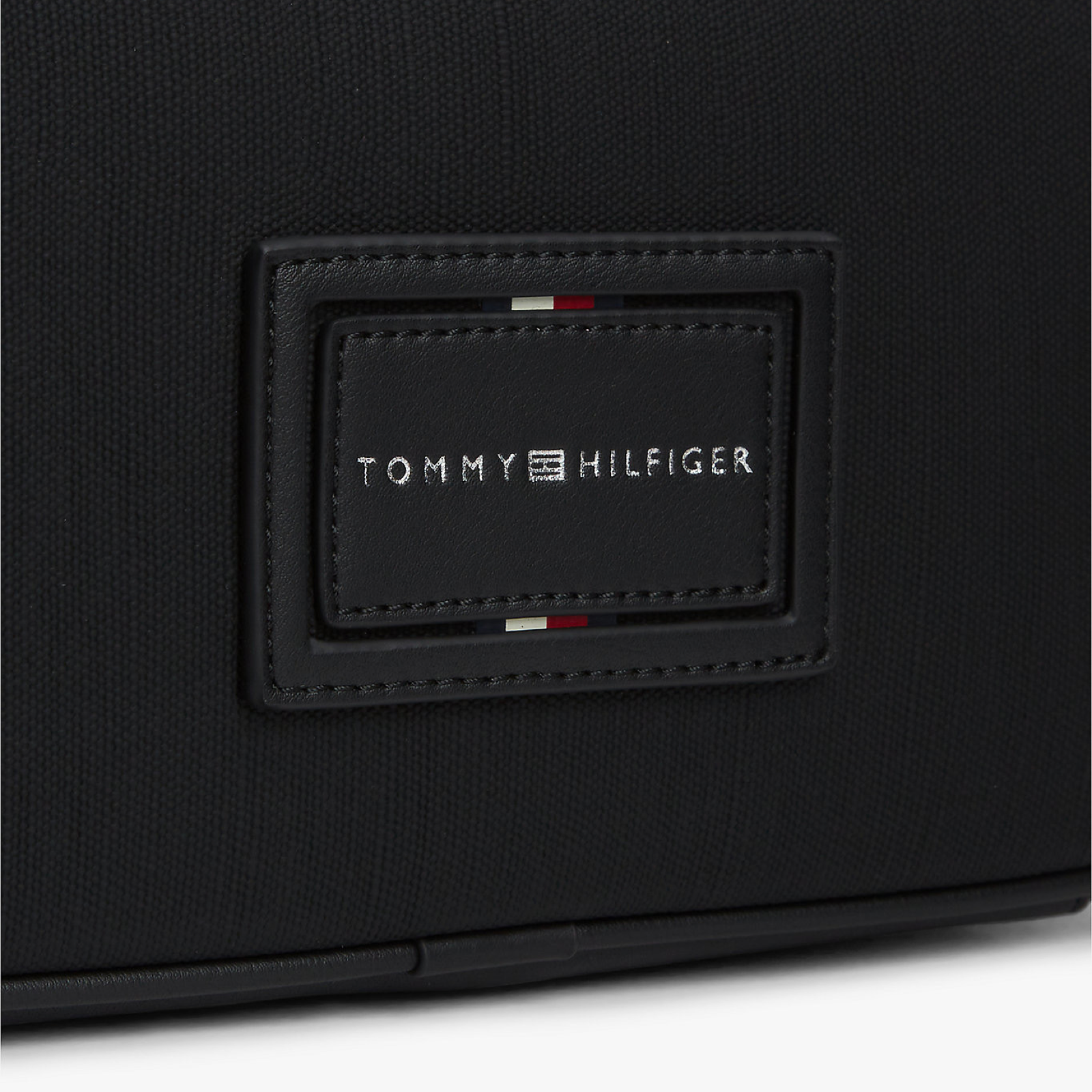 Мъжка козметична чанта Tommy Hilfiger Men Bag AM0AM14549 BDS Close-Up
