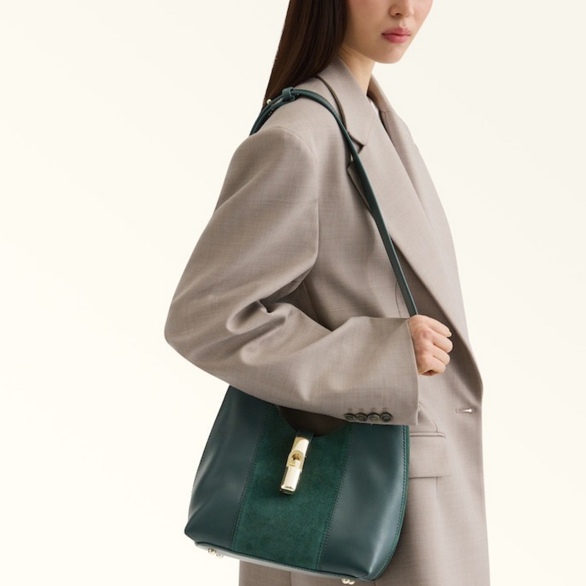 Дамска чанта Furla Goccia S Shoulder Bag WB01979 BX3158 1007 5137S Model View