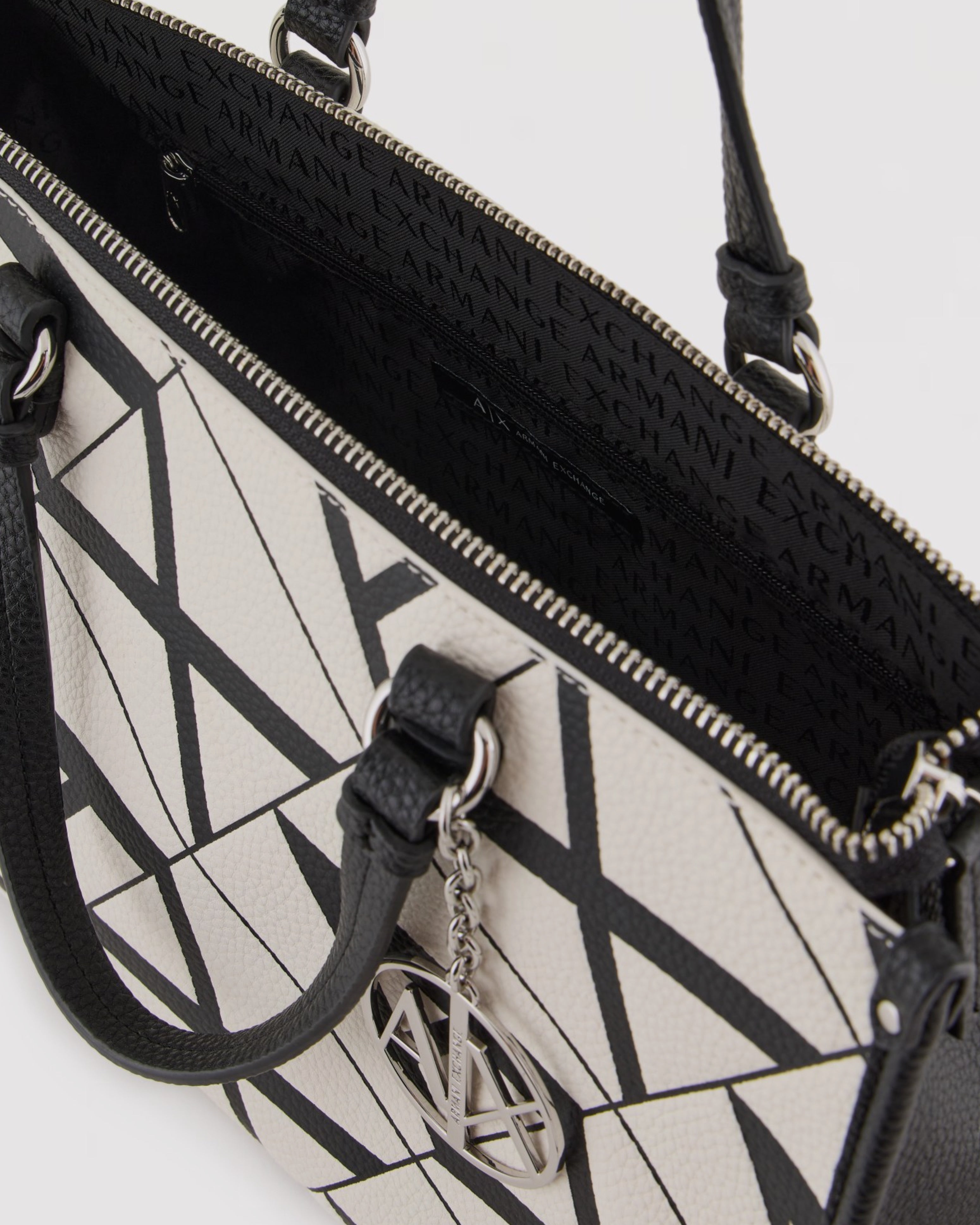 Дамска чанта с презрамка Women’s handbag Armani Exchange XW000400 AF13680 F0023 Black and White Top-view interior detail shot