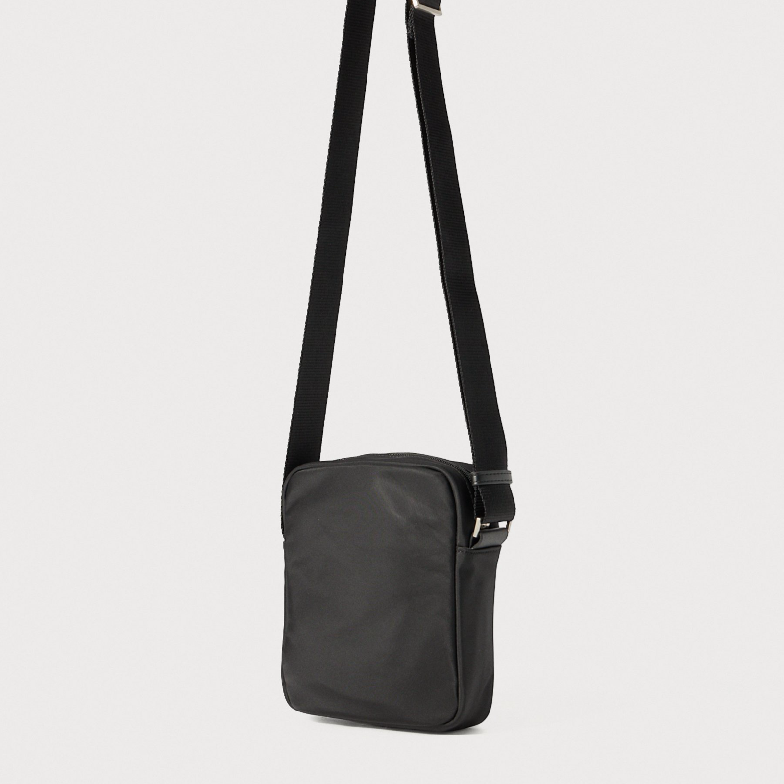 Мъжка чанта Calvin Klein Men Crossbody Bag LV04D3376G UB1 Back View