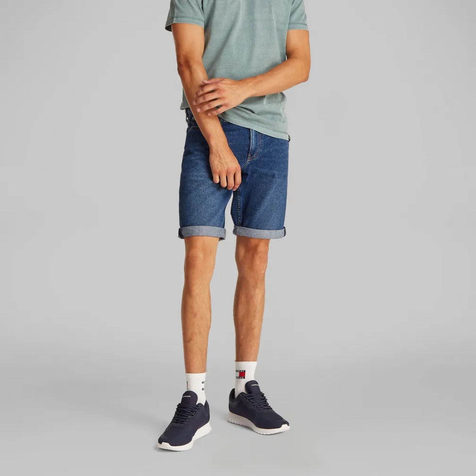 Мъжки дънкови къси панталони Calvin Klein Jeans Men Denim Shorts J30J327184 1BJ Front View