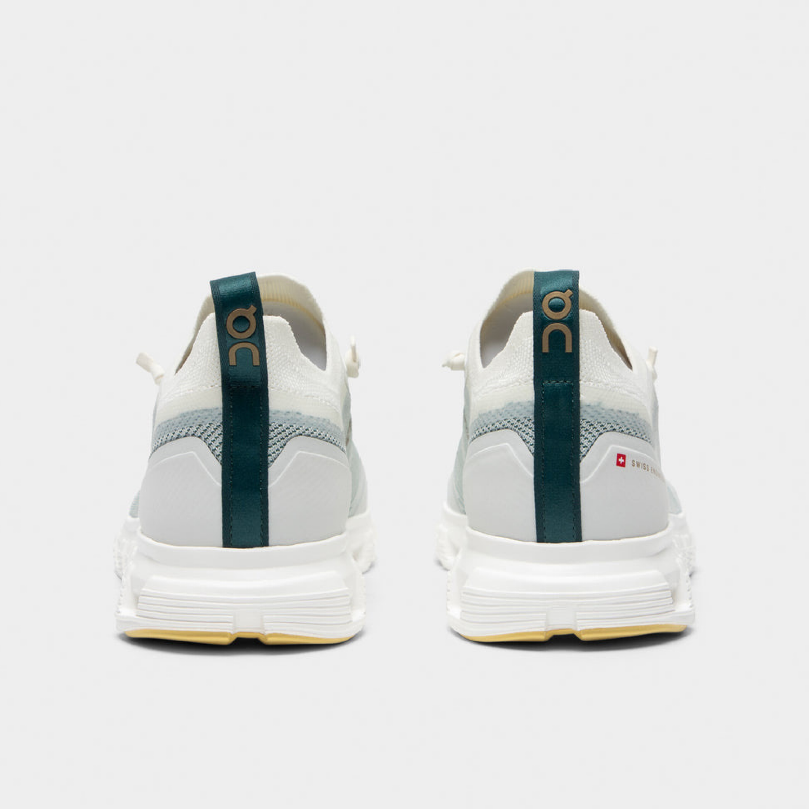 ON Cloud 6 Versa Sneakers Heel View