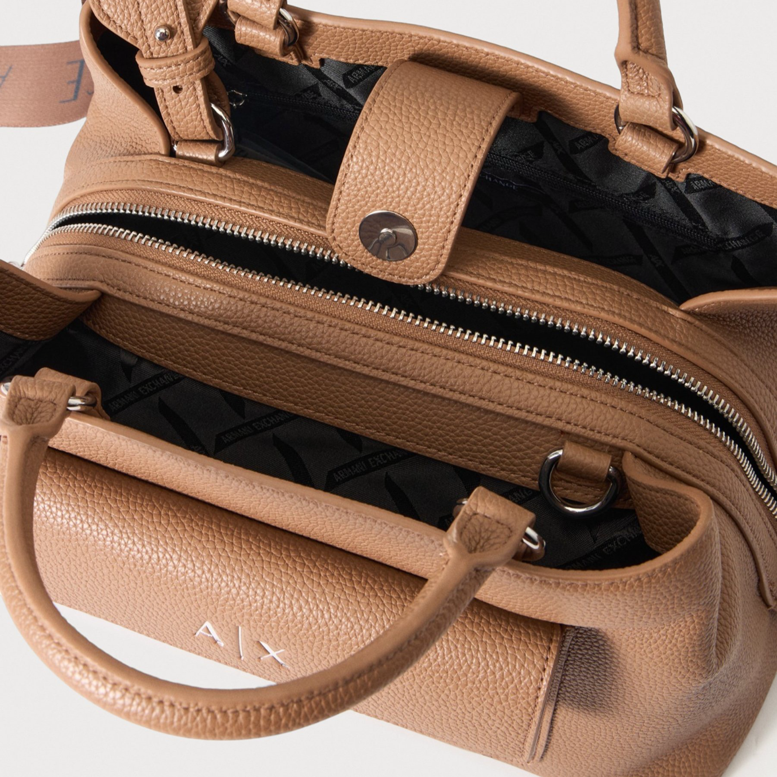 Дамска кафява чанта Armani Exchange Women Handbag XW001545 AF17019 U6186 Inside View