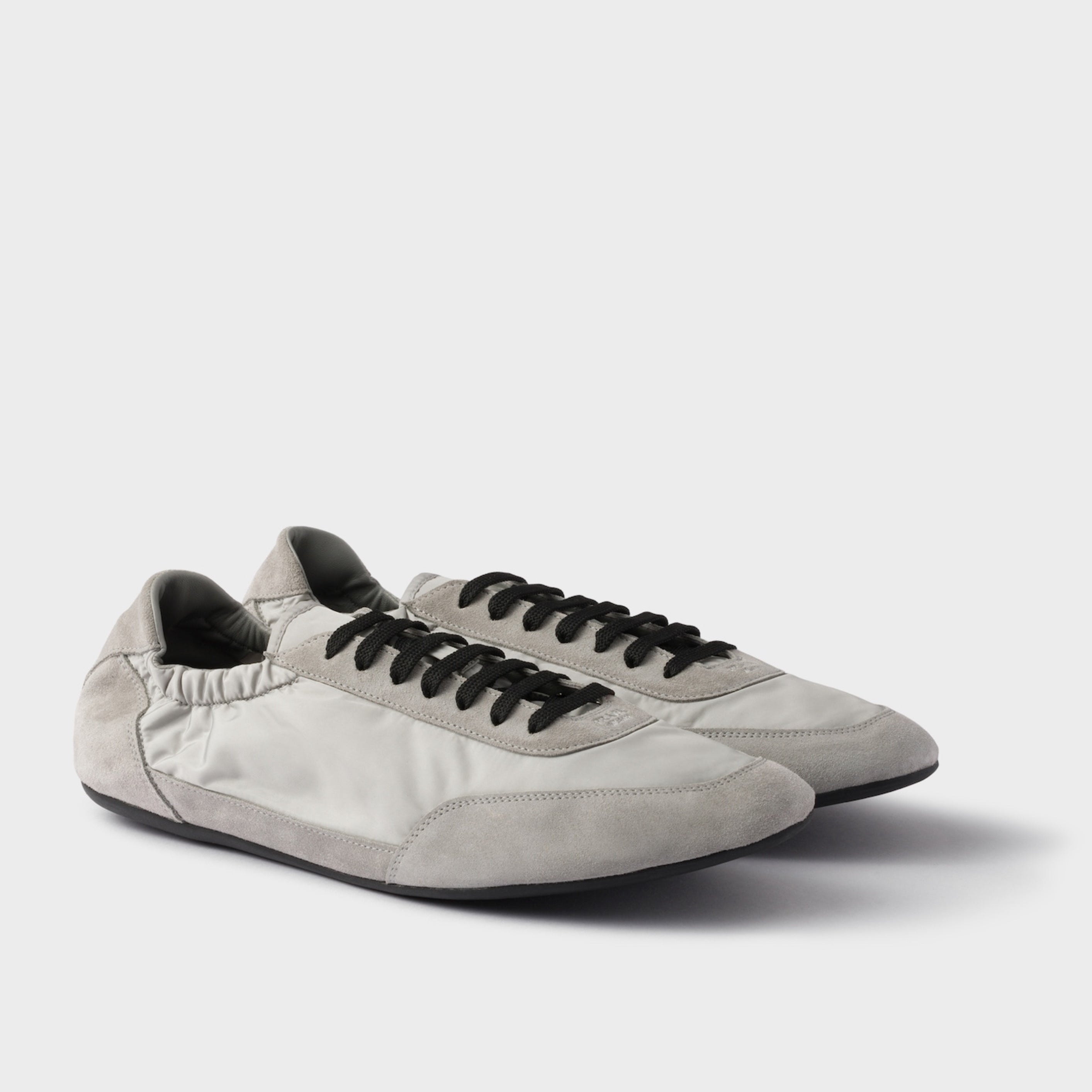 Дамски спортни обувки Women’s sneakers PRADA 1E959NF005D7CF0424 Grey angled view